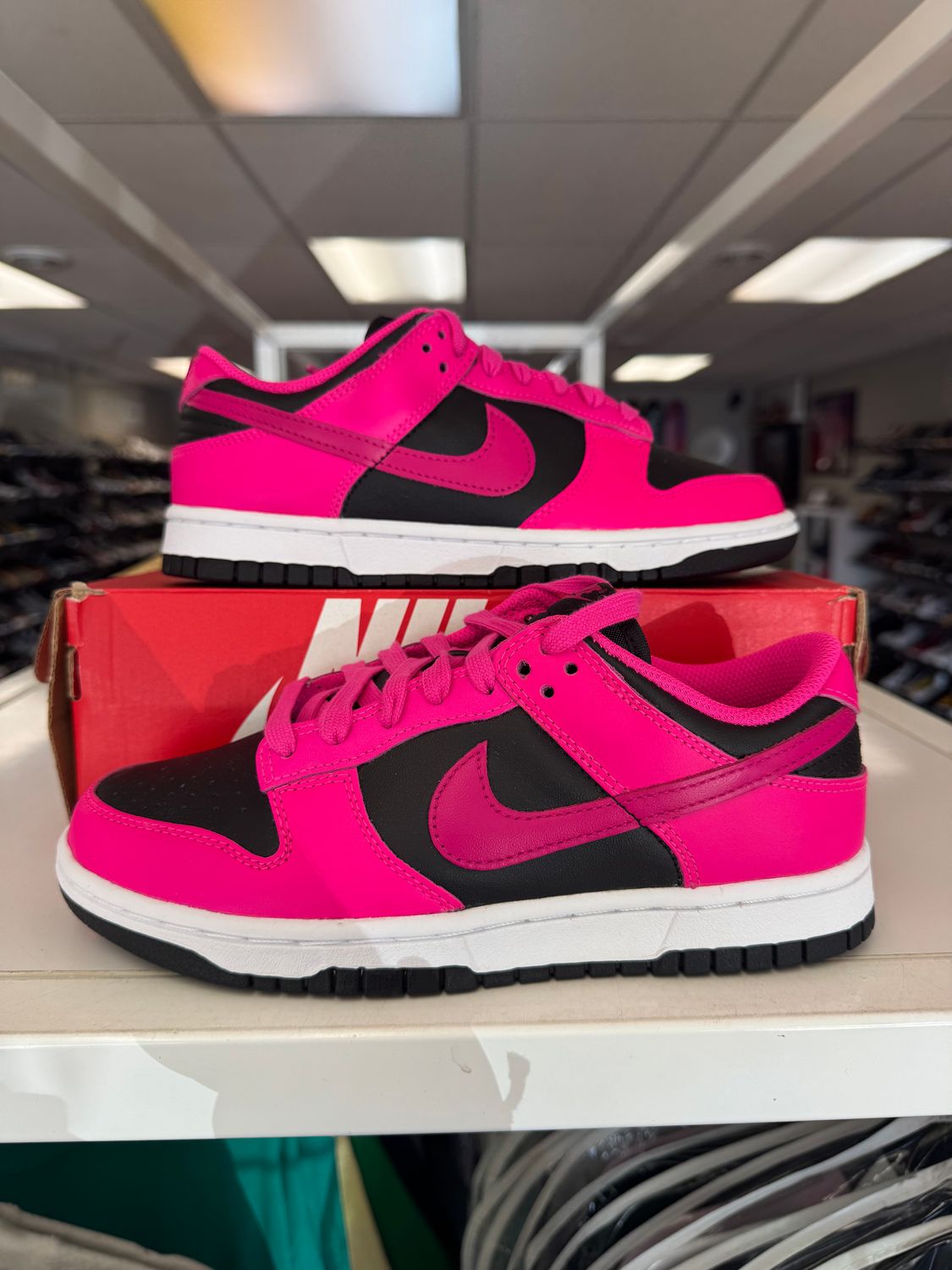 PO NIKE DUNK LOW FIEERCE PINK BLACK (WOMENS) SIZE 7W