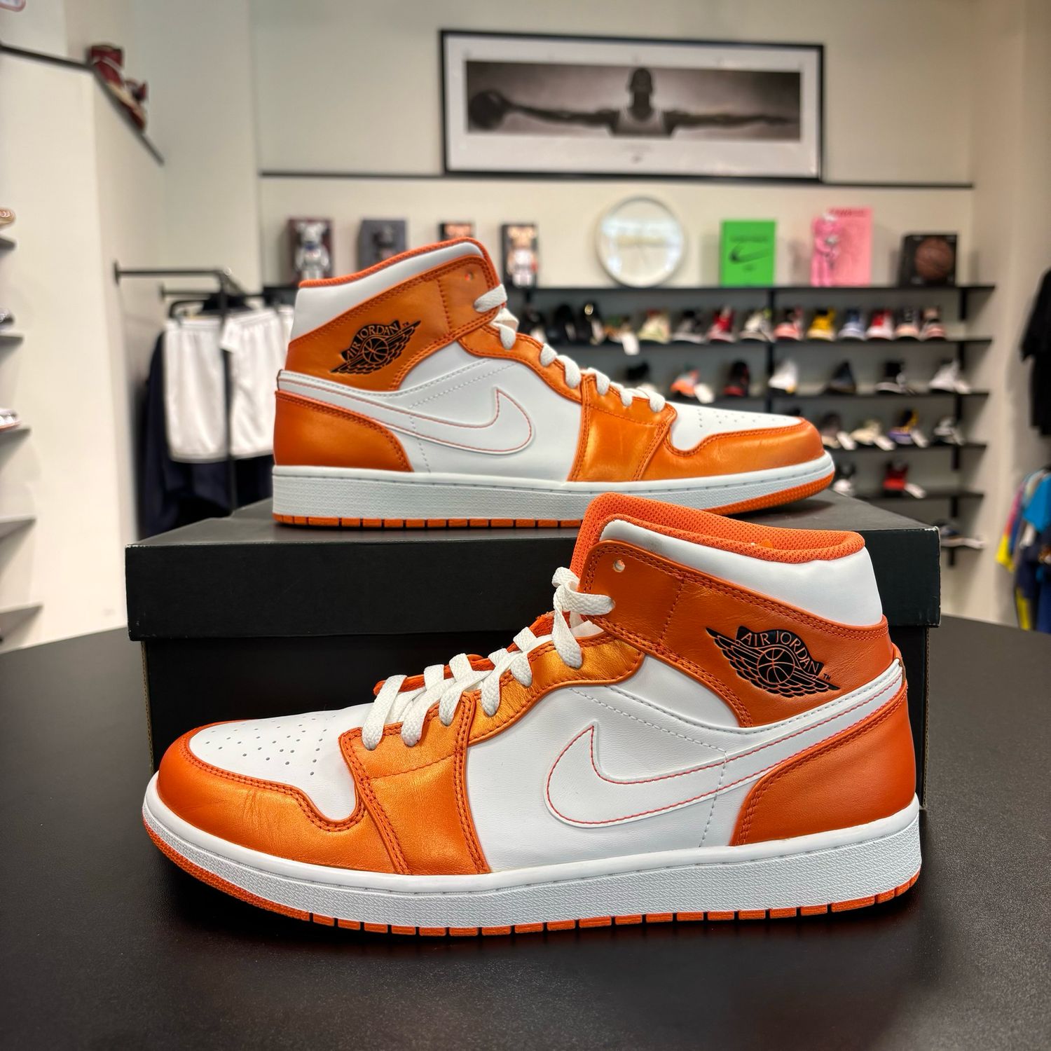 PO AIR JORDAN 1 MID METALLIC ORANGE SIZE 12