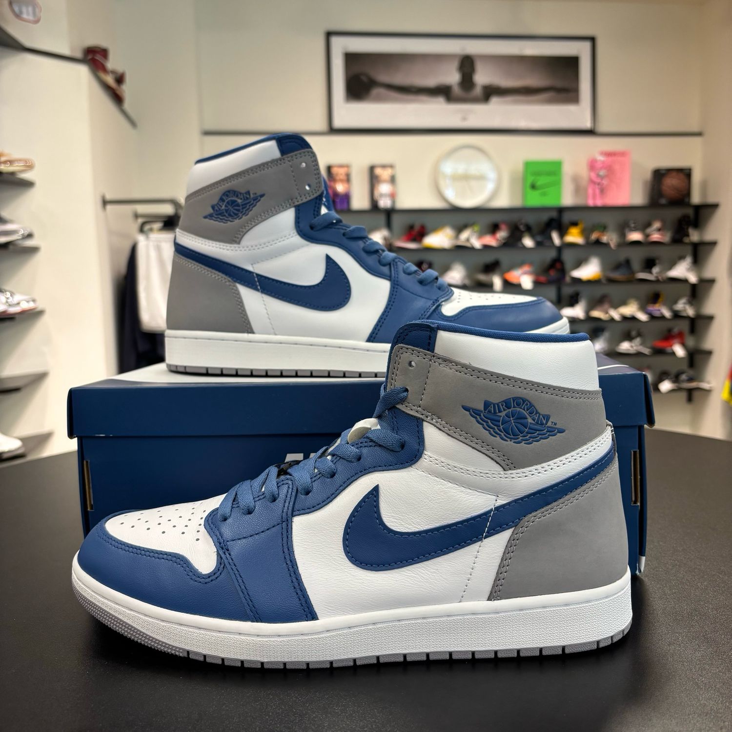 PO3 AIR JORDAN 1 TRUE BLUE SIZE 12