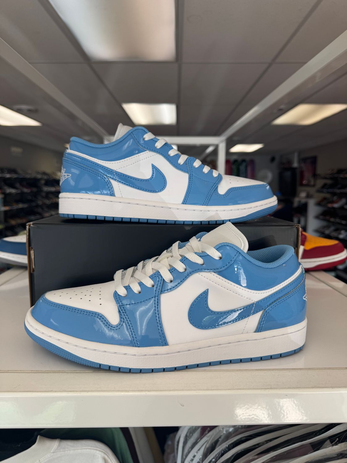 PO AIR JORDAN 1 LOW SE WHITE LEGEND BLUE SIZE 9