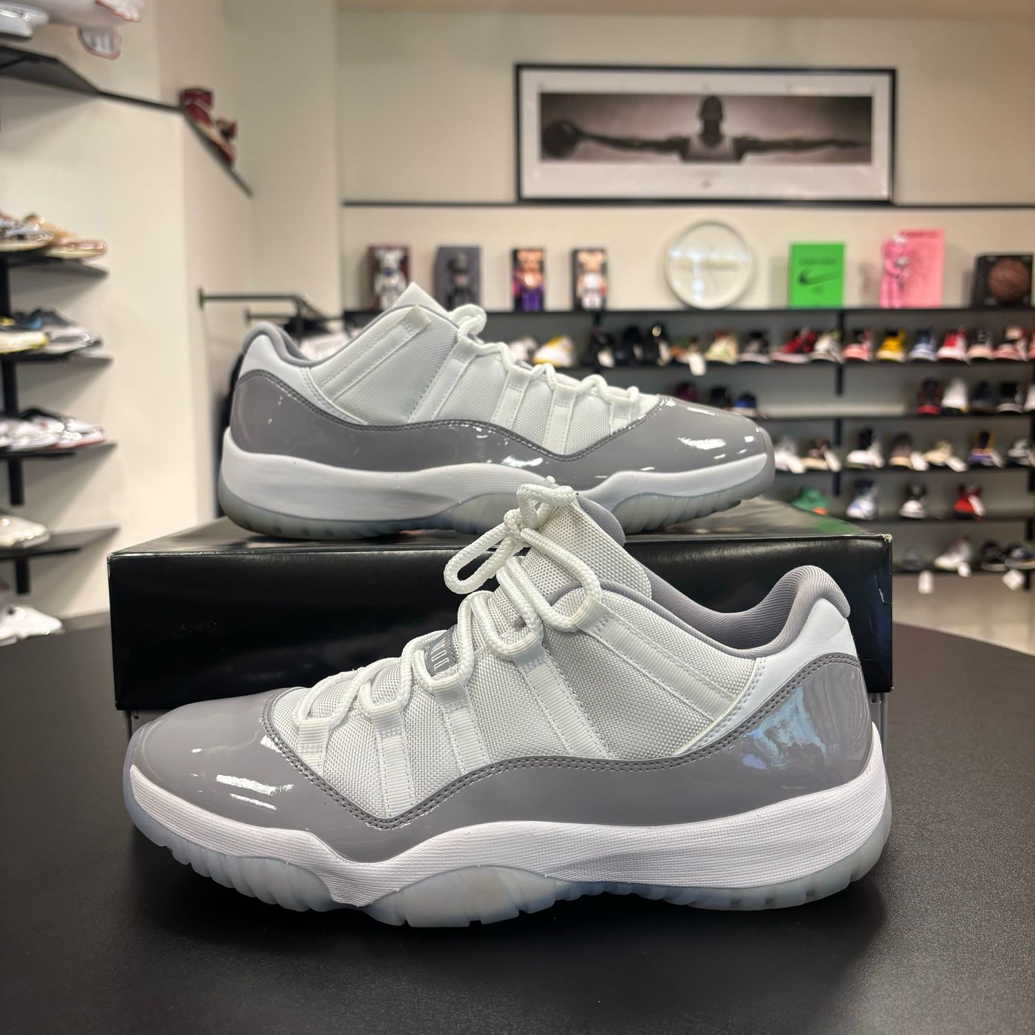PO AIR JORDAN 11 LOW CEMENT GREY SIZE 11.5