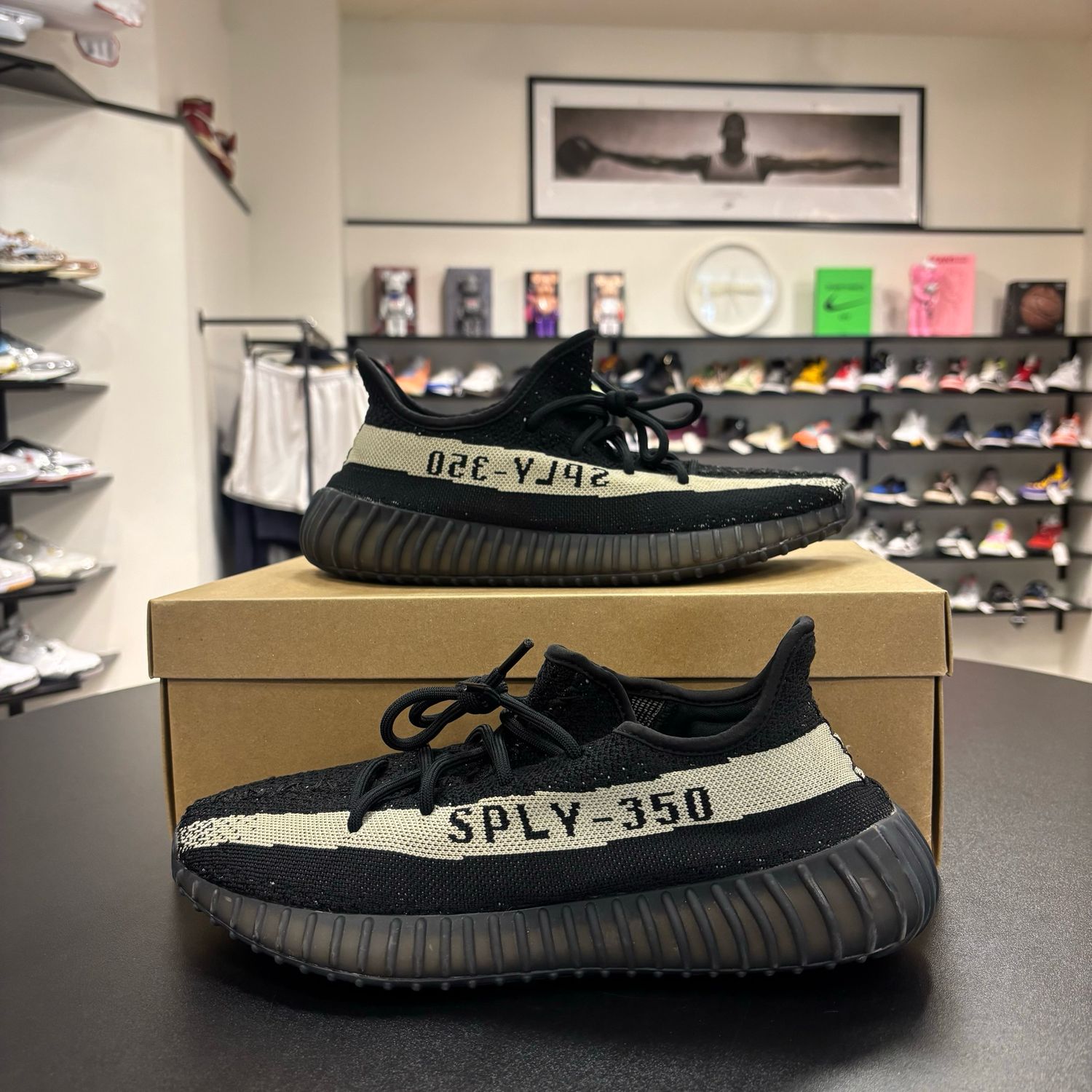 PO NB ADIDAS YEEZY 350 V2 OREO SIZE 10