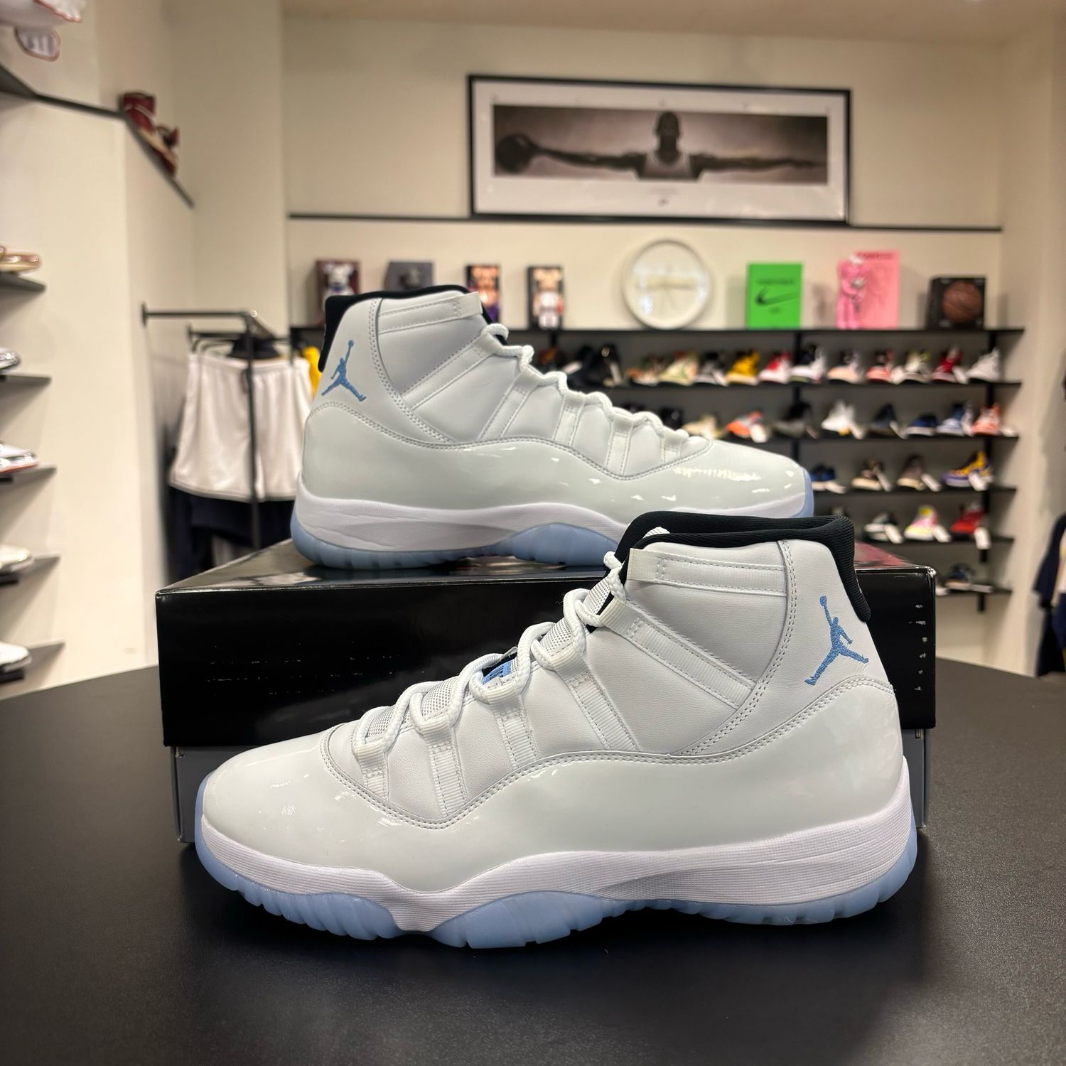 PO AIR JORDAN 11 LEGEND BLUE SIZE 12