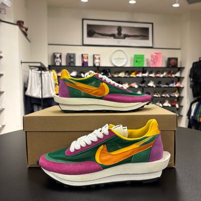 PO NB NIKE SACAI LD WAFFLE PINE GREEN SIZE 7.5