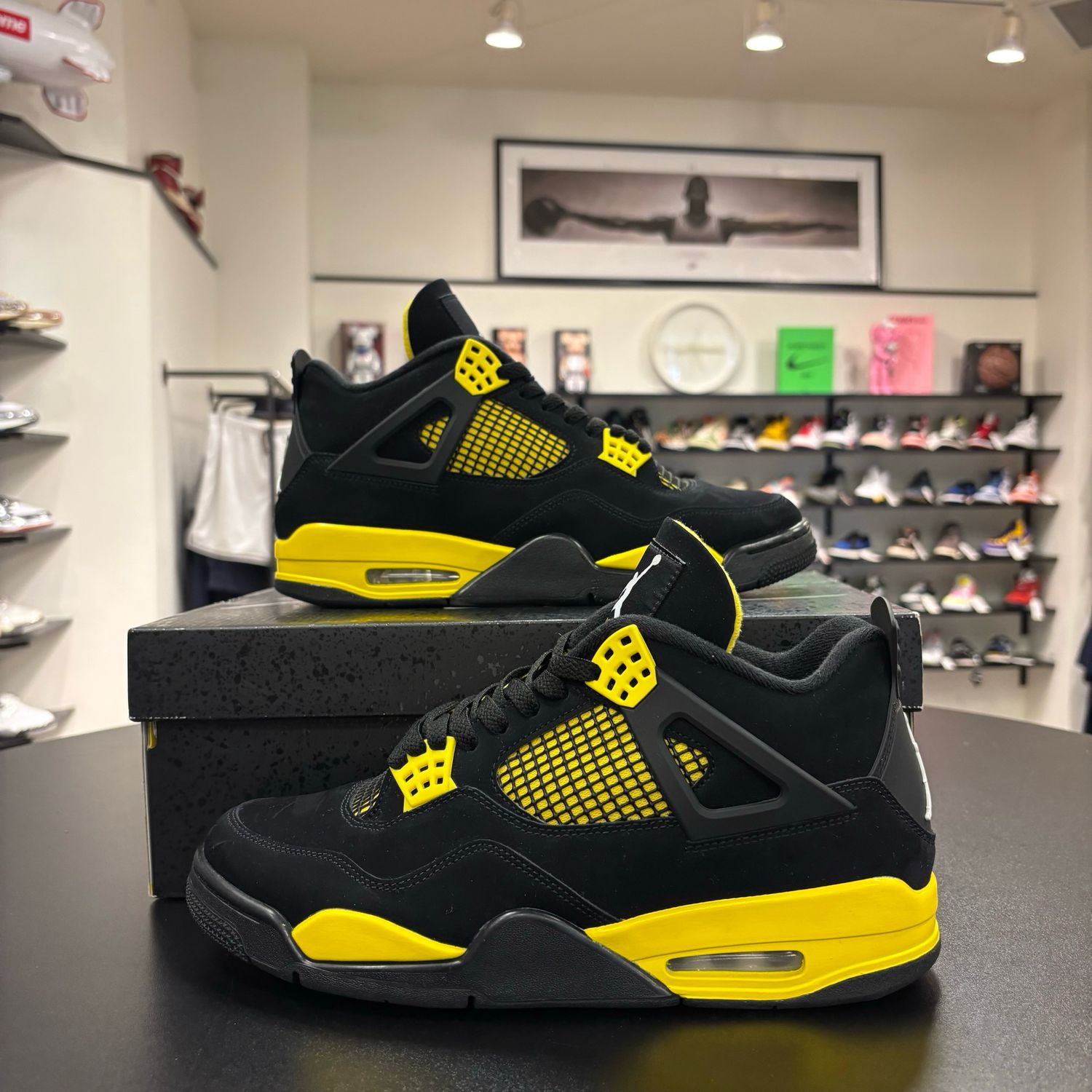 PO2 AIR JORDAN 4 THUNDER SIZE 10.5