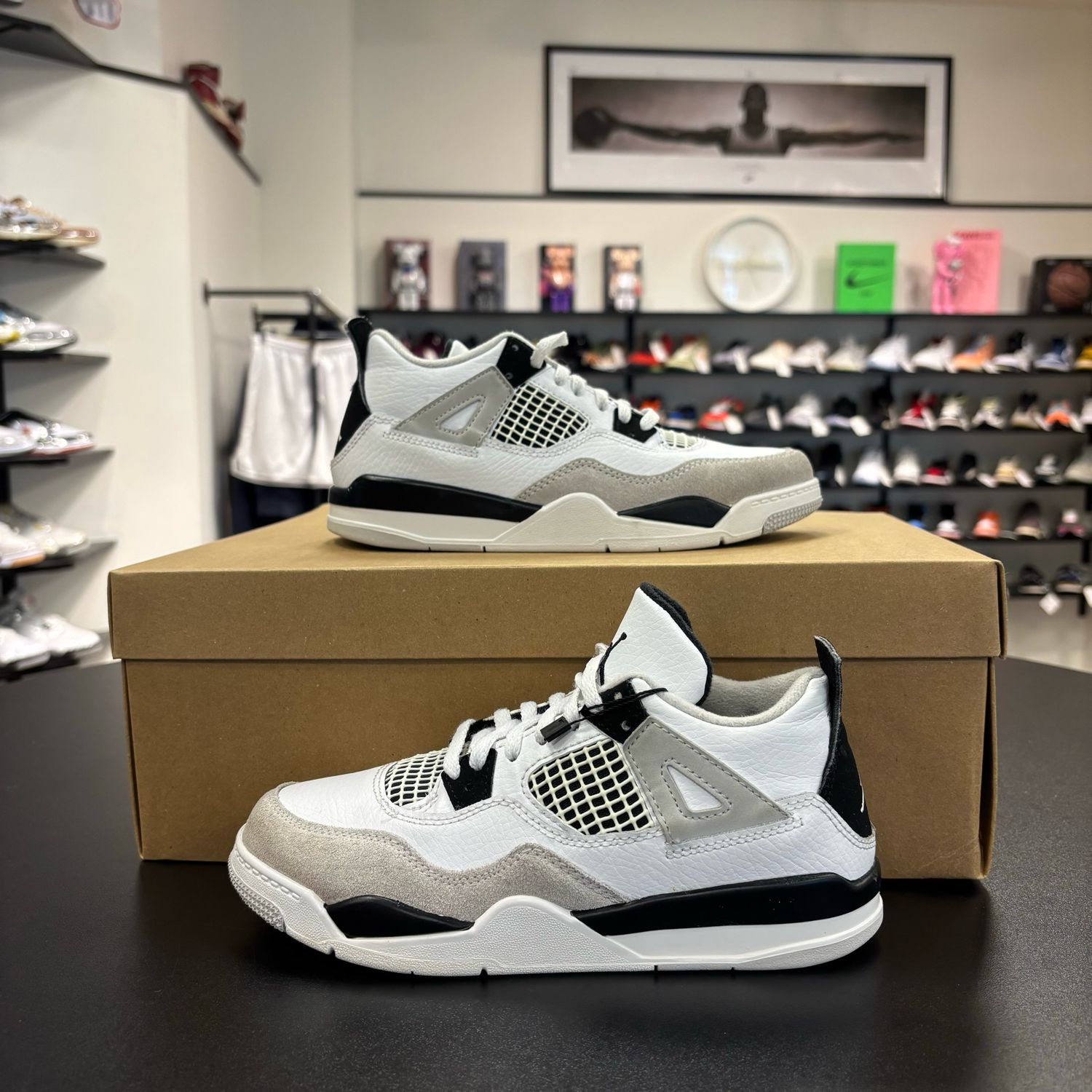 PO NB AIR JORDAN 4 MILITARY BLACK SIZE 3