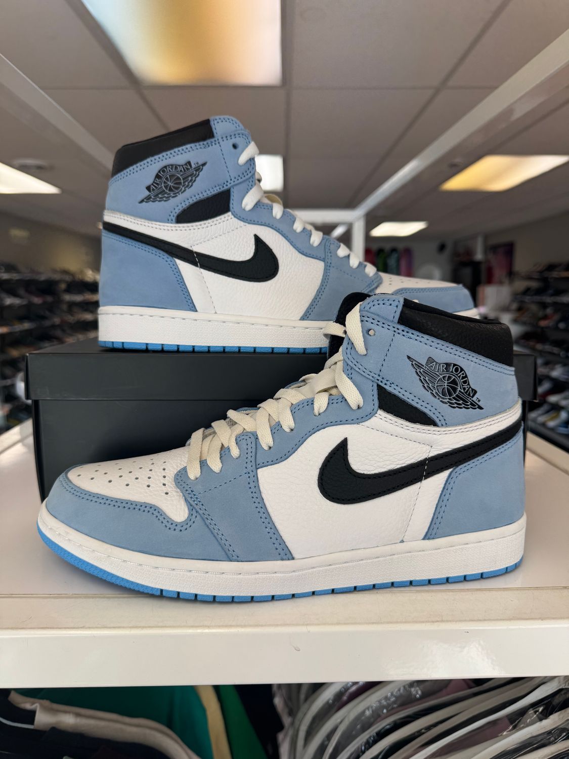 PO AIR JORDAN 1 UNIVERSITY BLUE SIZE 10.5