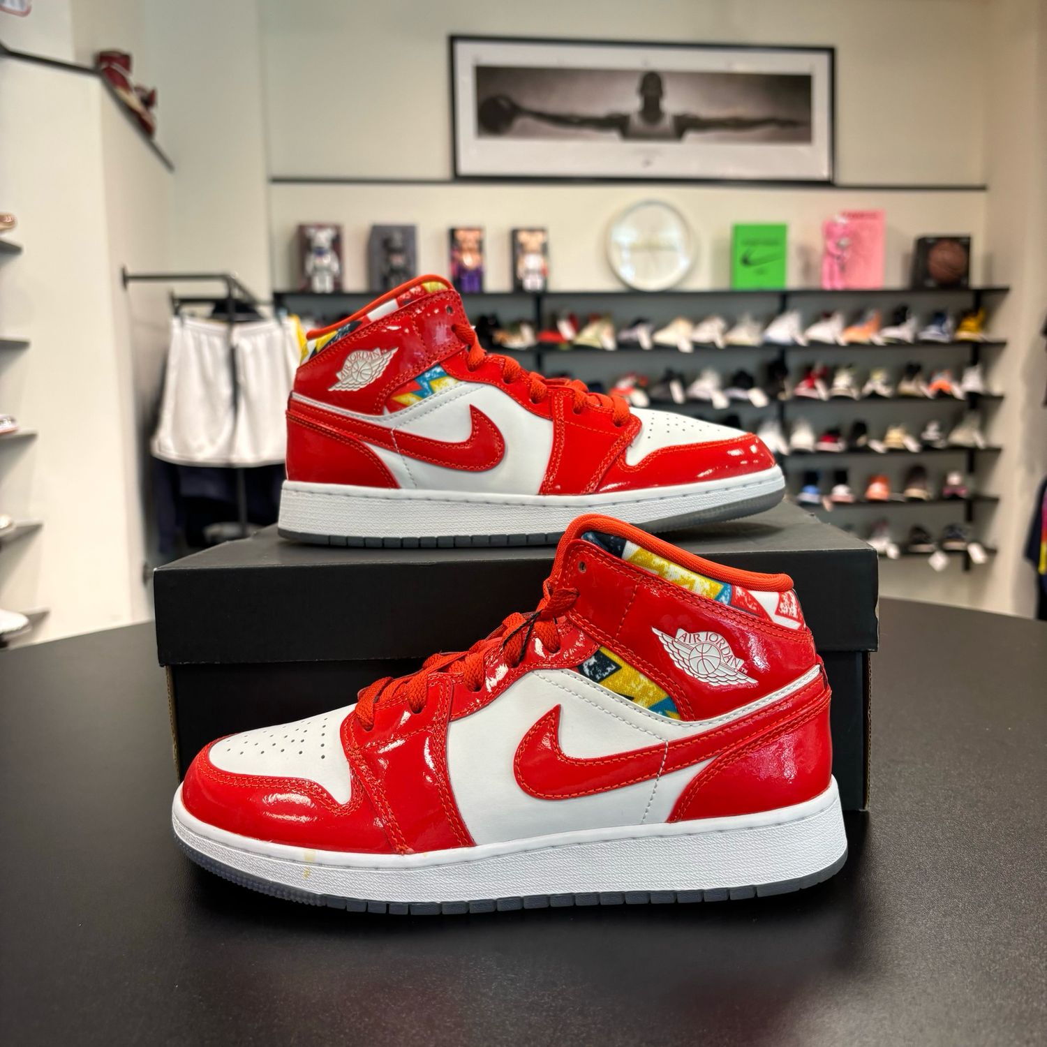 PO AIR JORDAN 1 MID BARCELONA SIZE 5.5Y