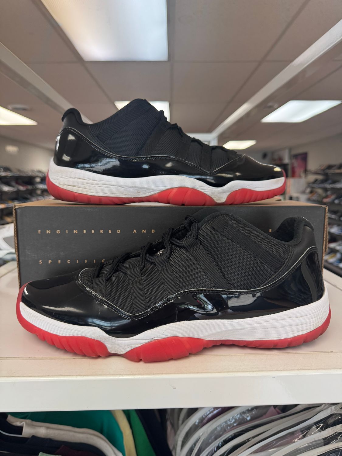 PO AIR JORDAN 11 LOW BRED (2025) SIZE 13