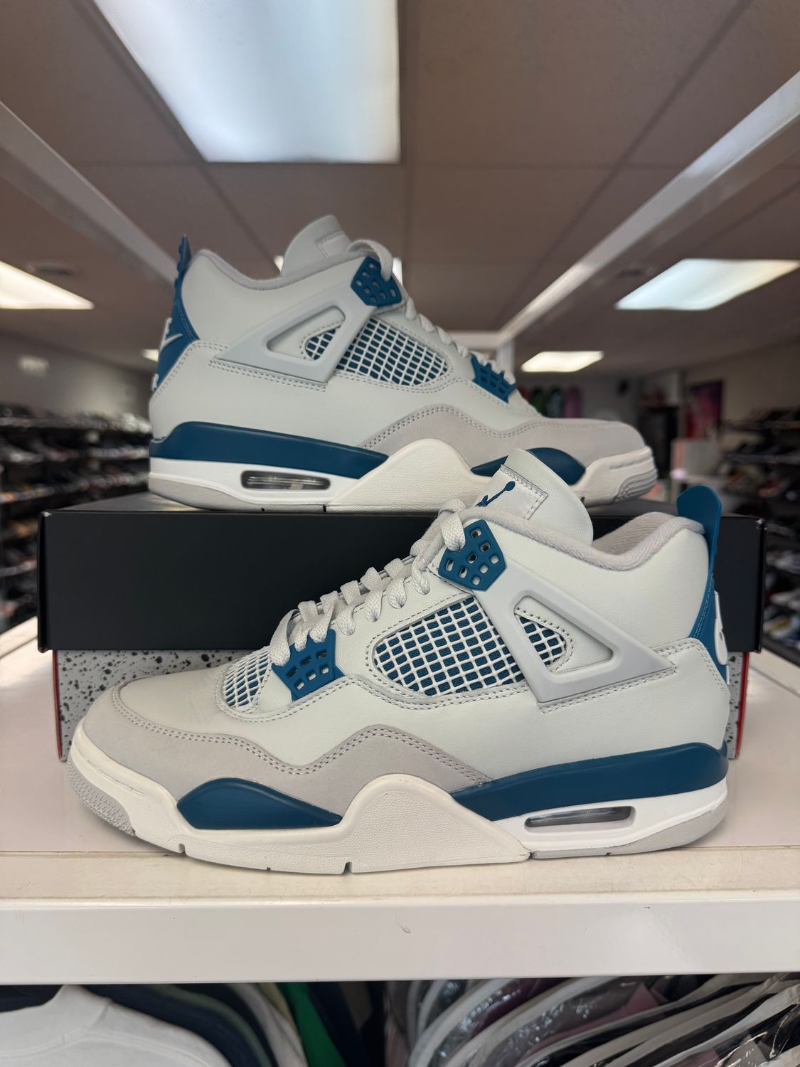 PO AIR JORDAN 4 MILITARY BLUE (2024) SIZE 7.5