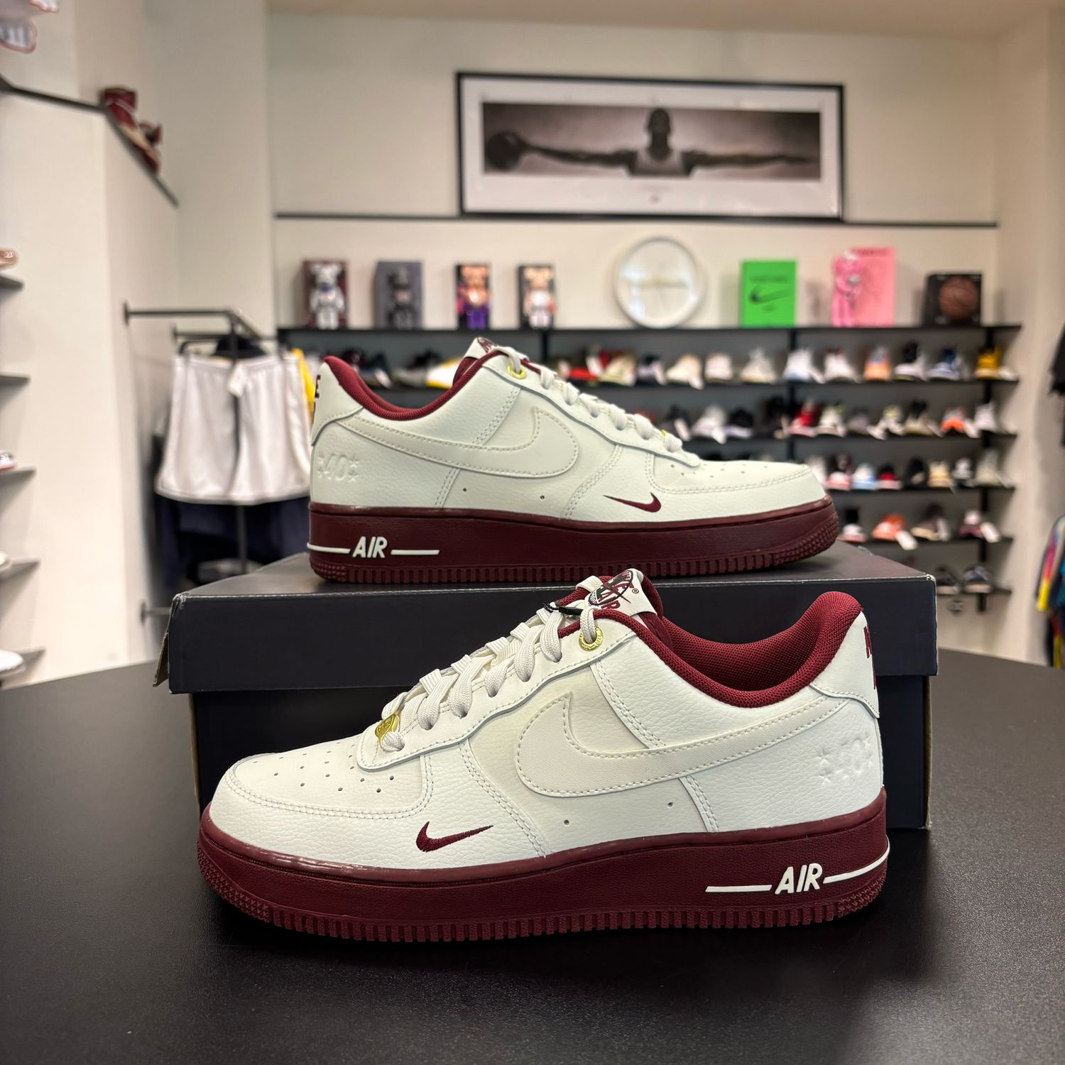 PO NIKE AIR FORCE 1 SE 40TH ANNIVERSARY SIZE 8.5W