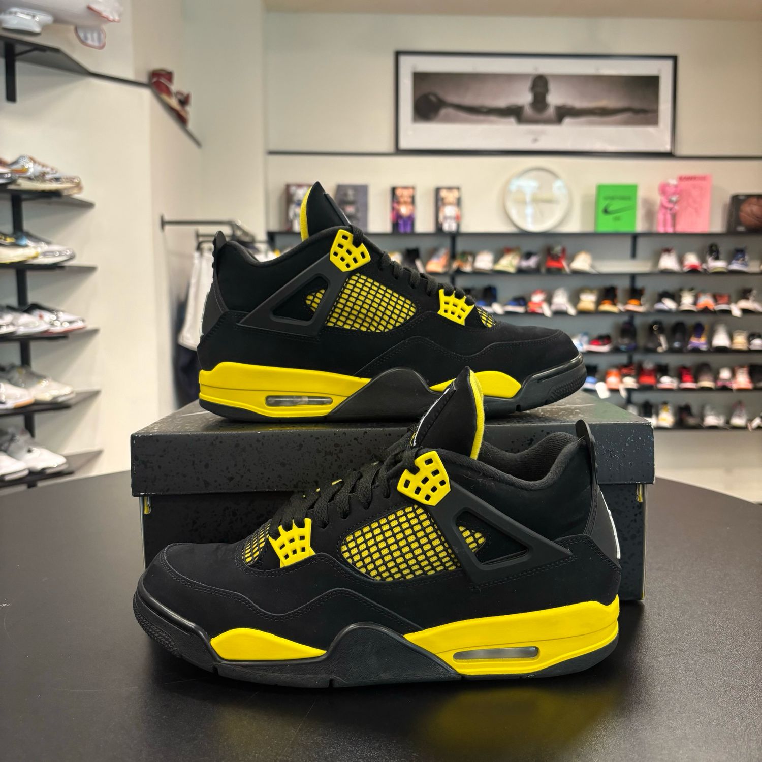 PO3 AIR JORDAN 4 THUNDER SIZE 10.5