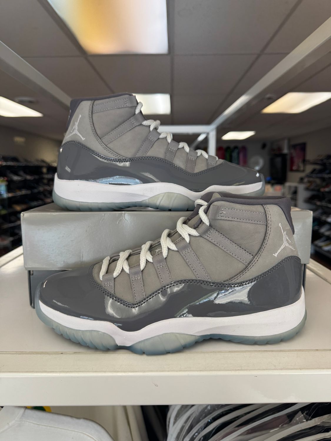 PO AIR JORDAN 11 RETRO COOL GREY (2021) SIZE 8