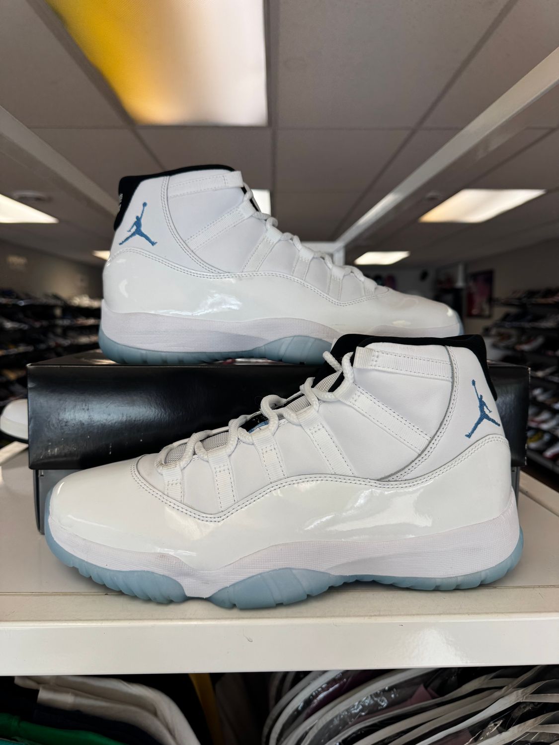 PO AIR JORDAN 11 RETRO LEGEND BLUE (2024) SIZE 11.5