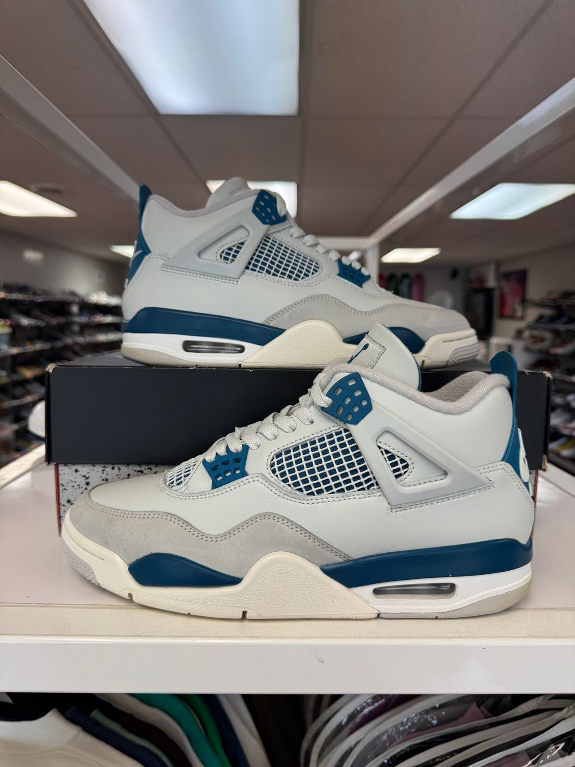 PO AIR JORDAN 4 MILITARY BLUE SIZE 9.5