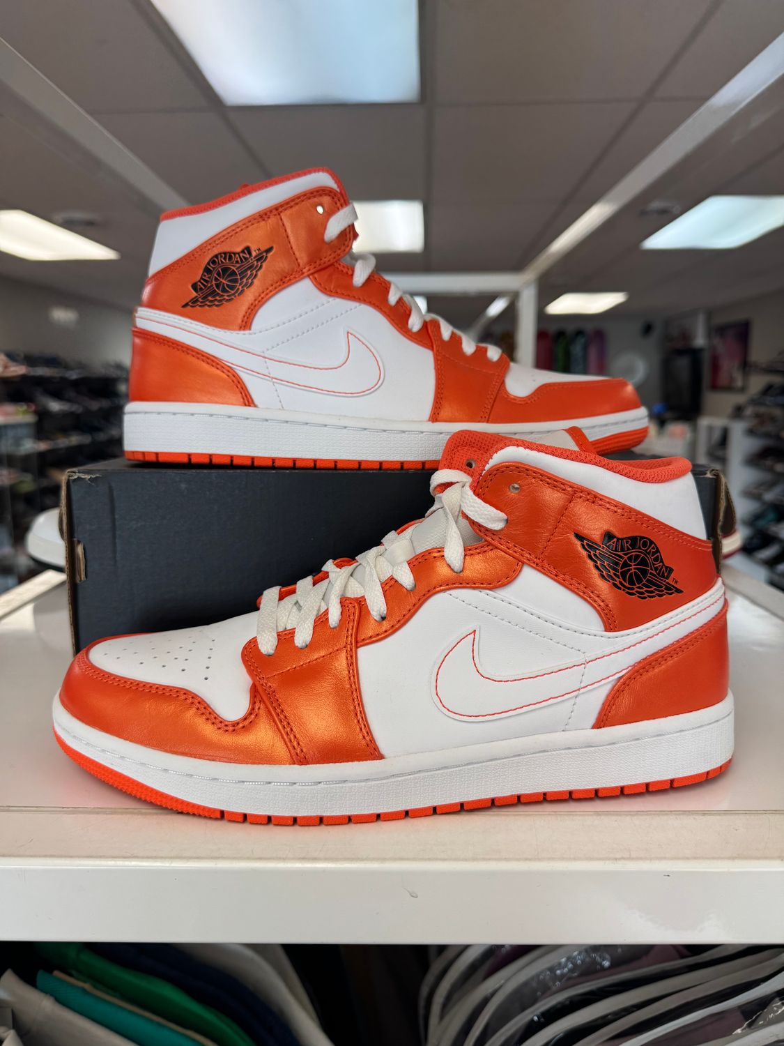 PO AIR JORDAN 1 MID METALLIC ORANGE SIZE 9