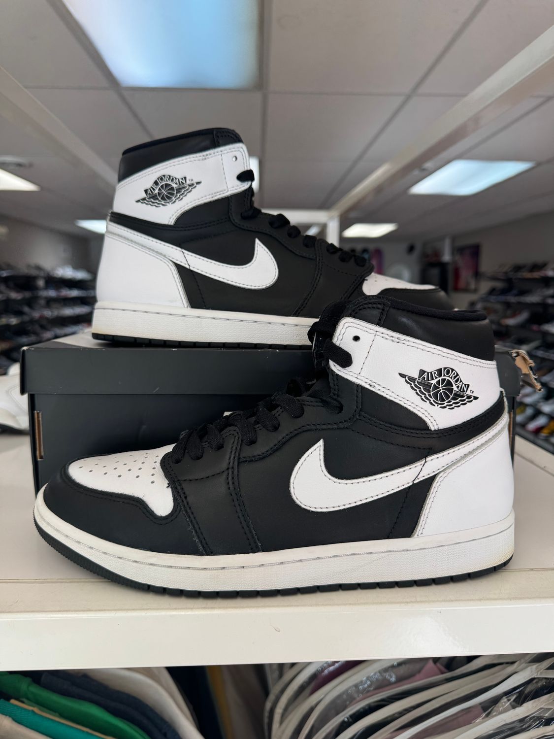 PO AIR JORDAN 1 RETRO HIGH OG BLACK WHITE SIZE 9.5