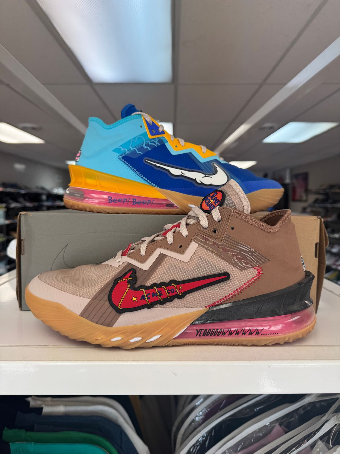 PO LEBRON 18 LOW WILE E. VS ROADRUNNER SPACE JAM SIZE 11