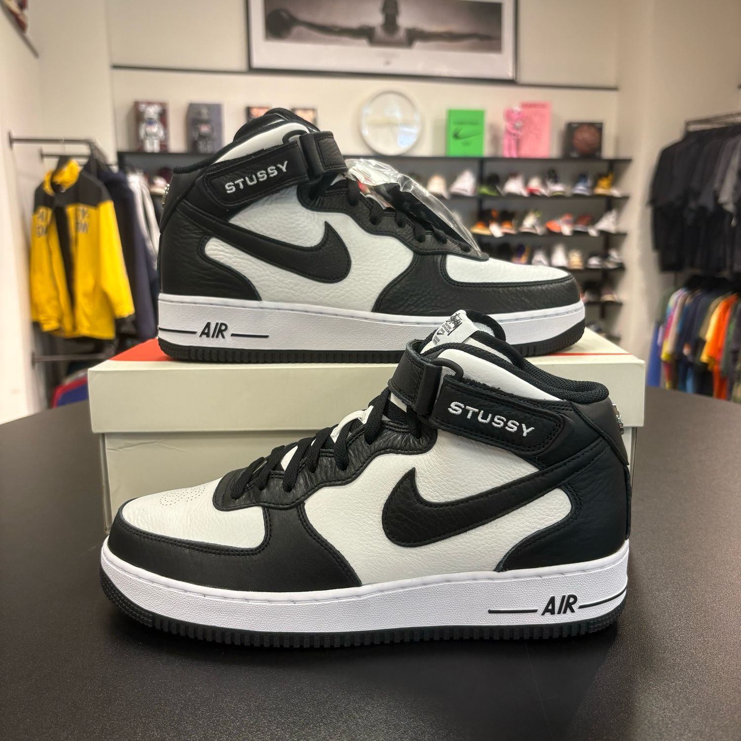 NEW NIKE AIR FORCE 1 MID STUSSY BLACK WHITE