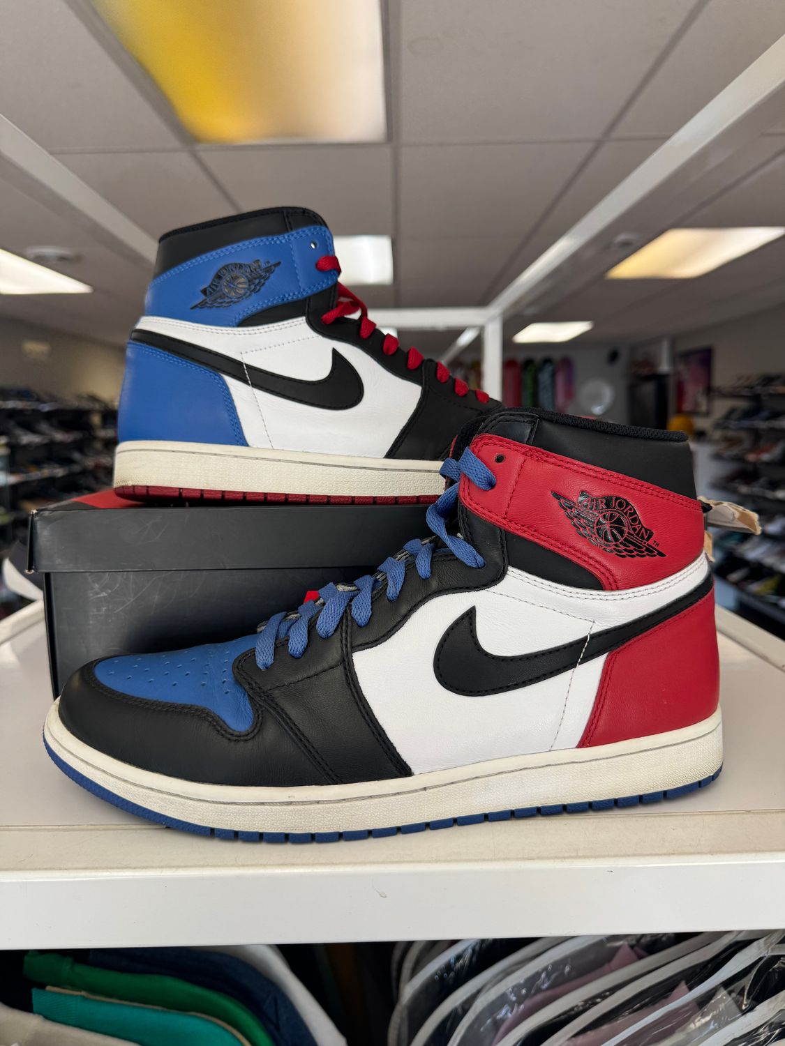 PO AIR JORDAN 1 RETRO TOP 3 SIZE 11.5