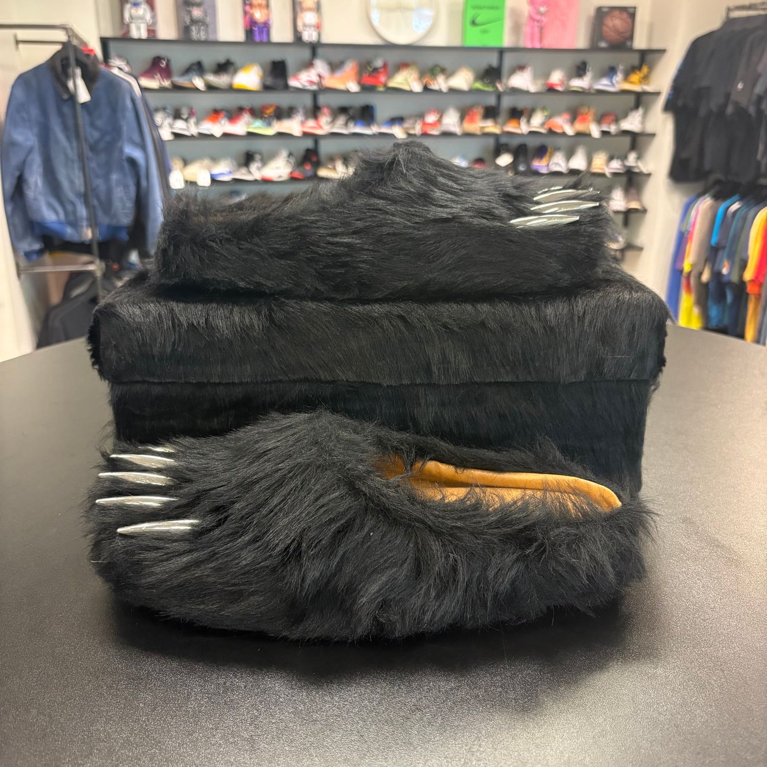 BRAVEST STUDIOS BEAR CLAW MULE BLACK