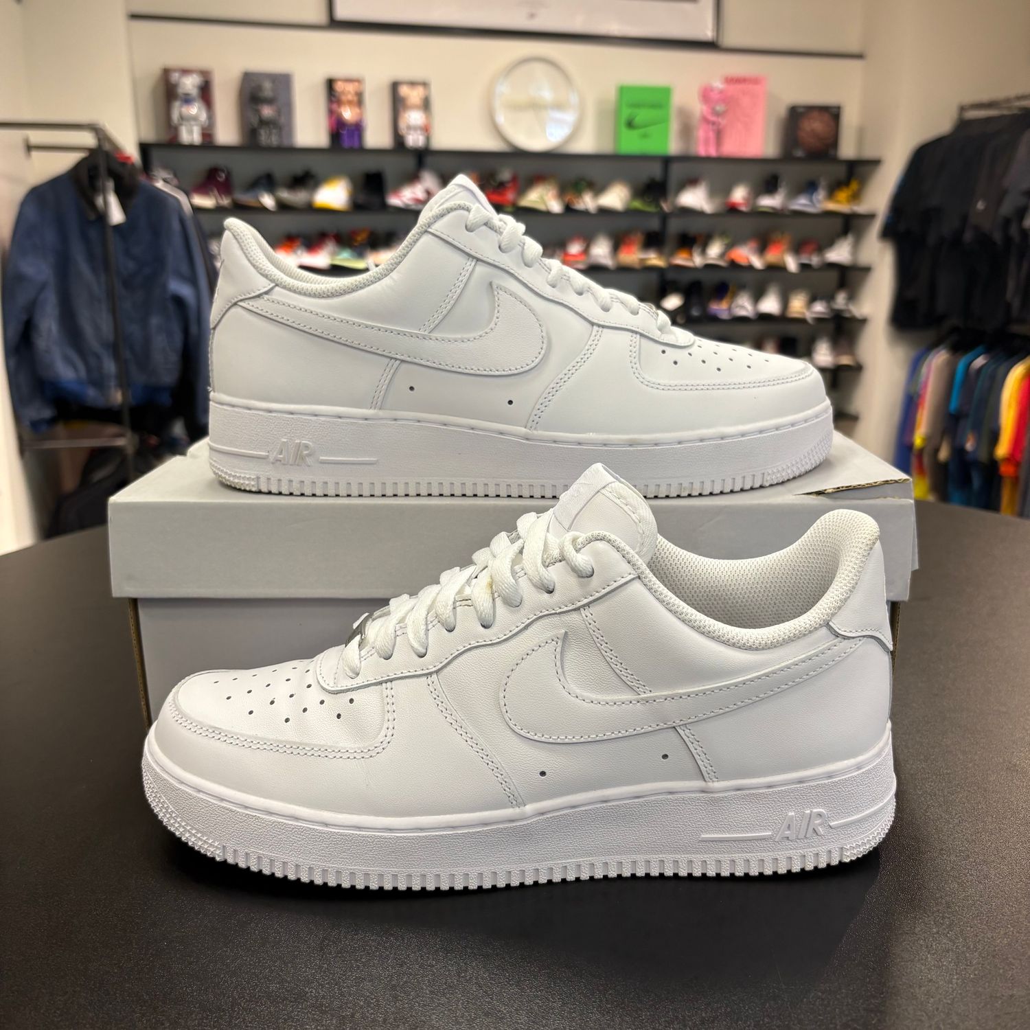 PO NIKE AIR FORCE 1 LOW &#39;07 WHITE SIZE 9