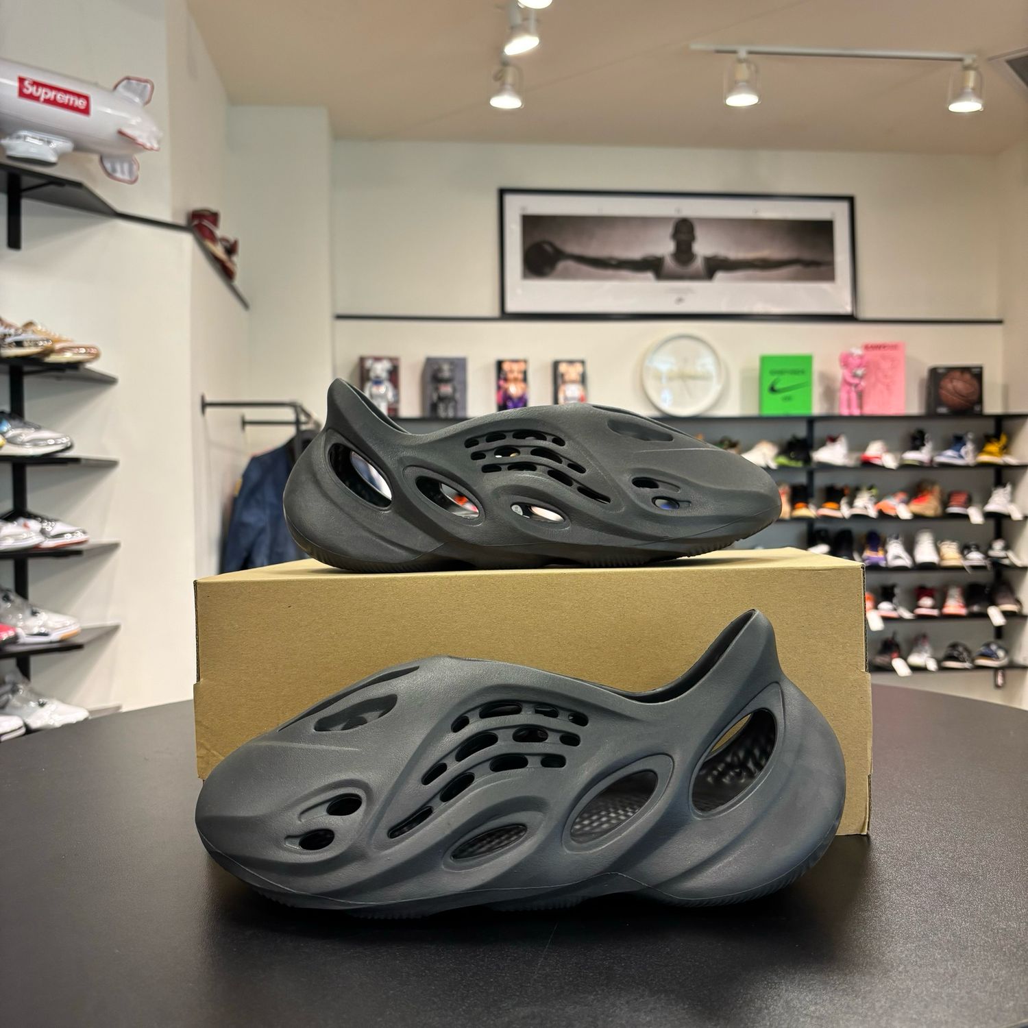 PO2 ADIDAS YEEZY FOAMRUNNER ONYX SIZE 13