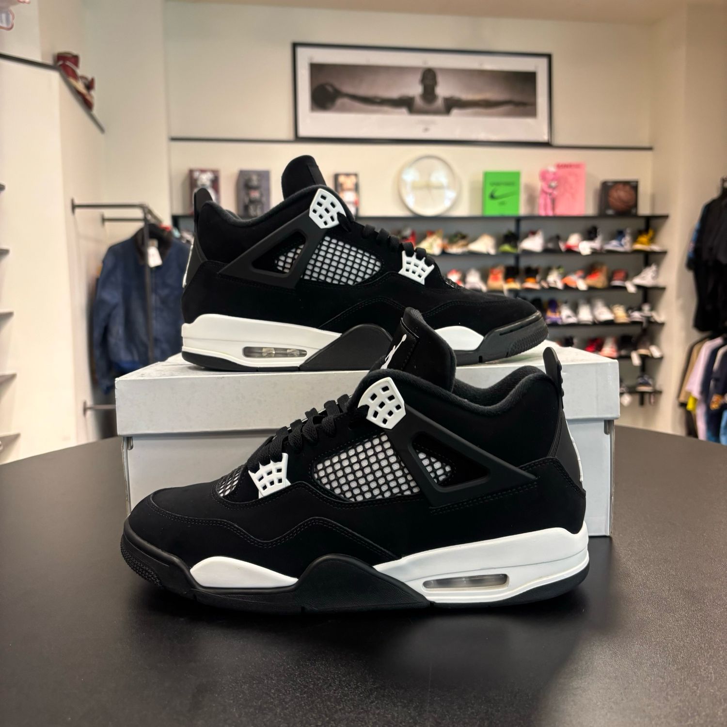 PO AIR JORDAN 4 WHITE THUNDER SIZE 12