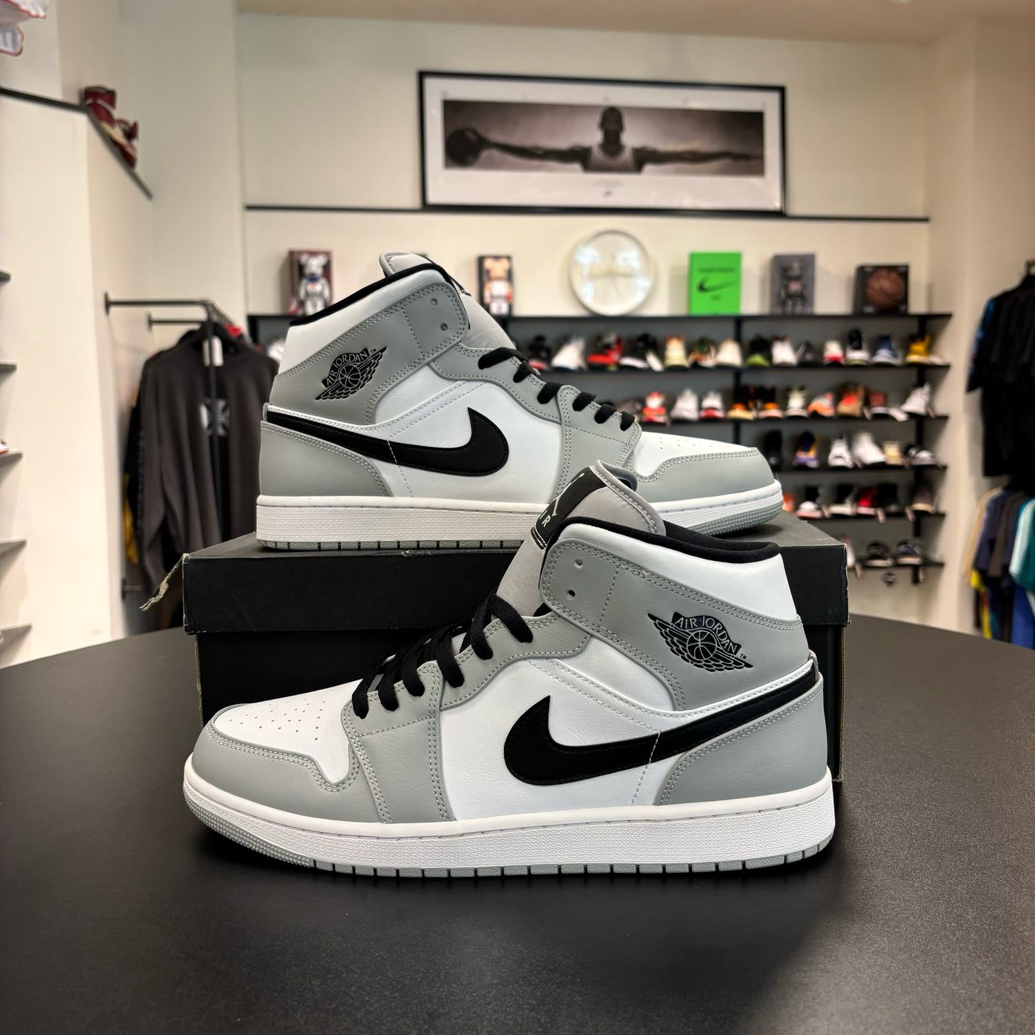 PO AIR JORDAN 1 MID LIGHT SMOKE GREY SIZE 13