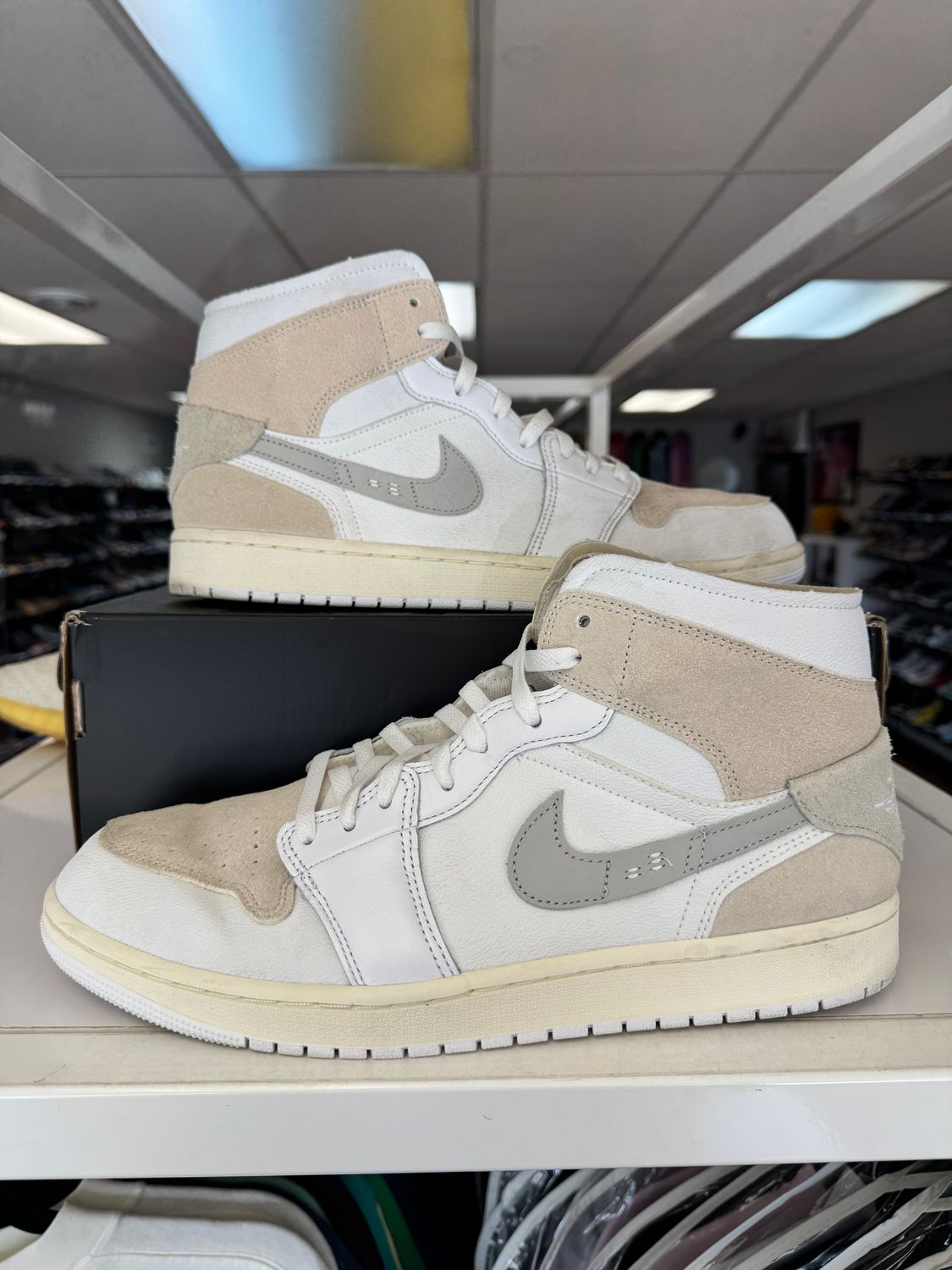 PO AIR JORDAN 1 MID INSIDE OUT CRAFT SIZE 13