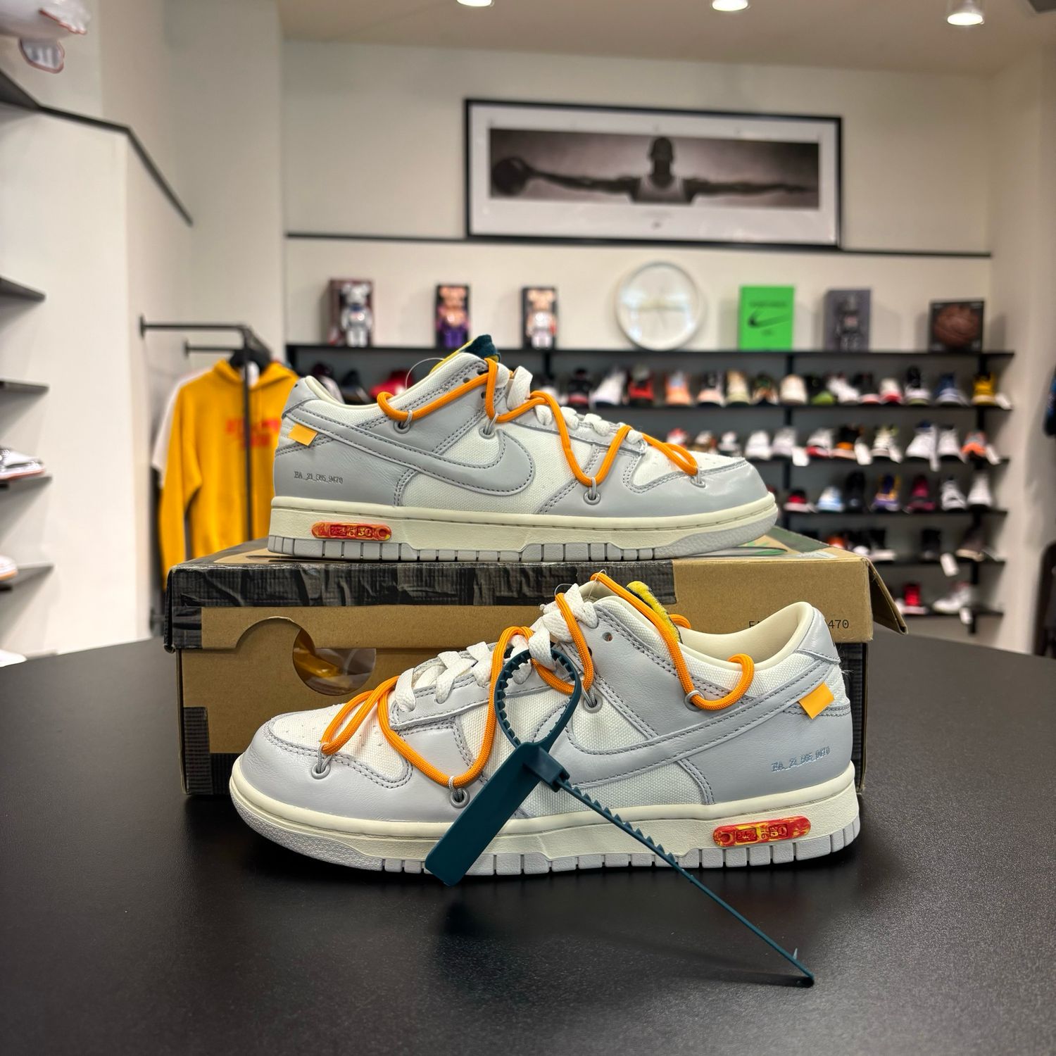 NEW NIKE DUNK LOW OFF WHITE LOT 44