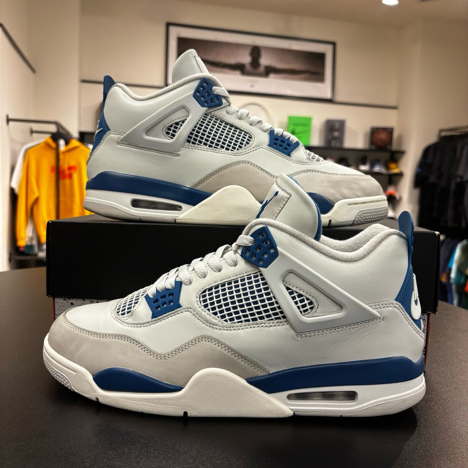 PO AIR JORDAN 4 MILITARY BLUE SIZE 13