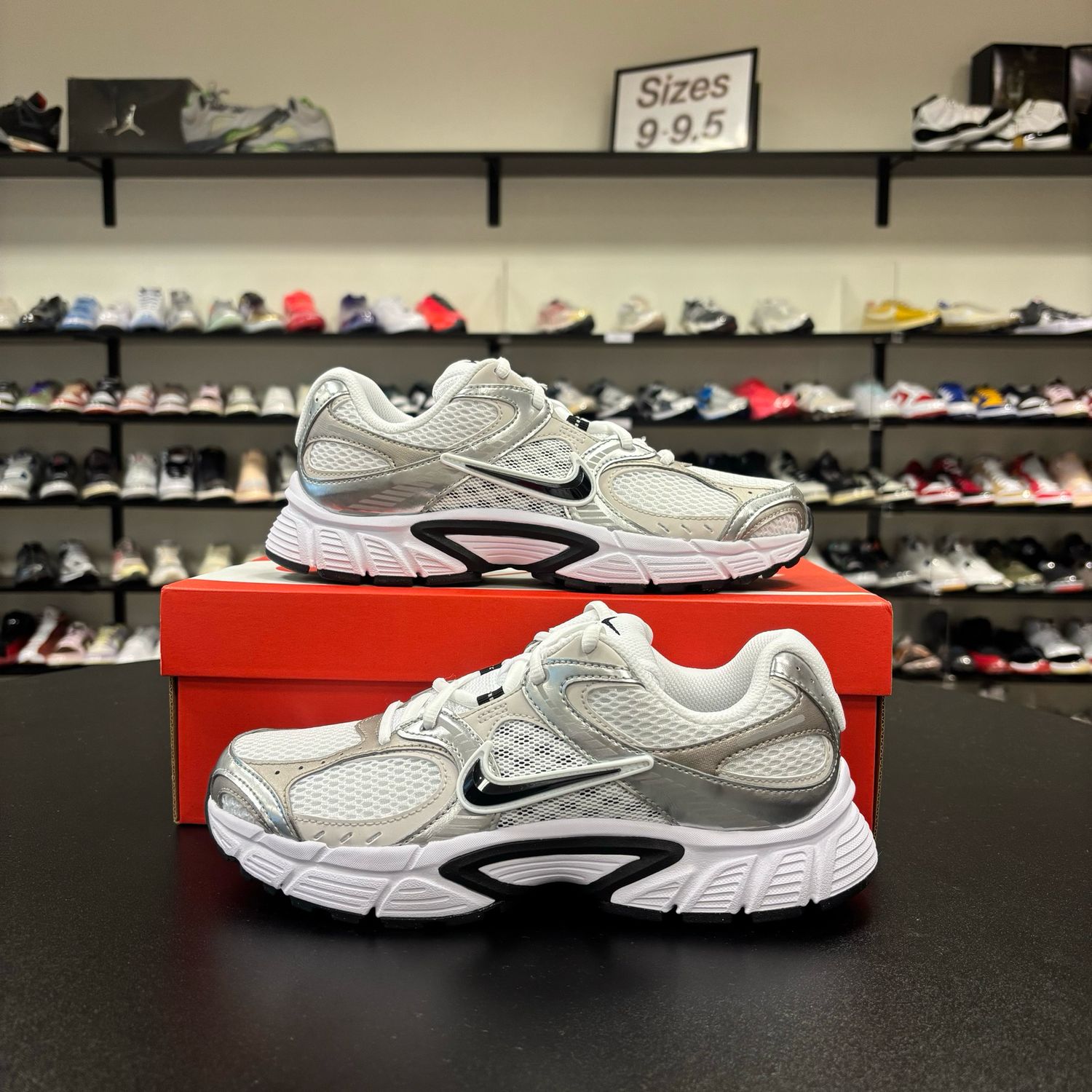 NEW NIKE V5 RNR WHITE VAST GREY SIZE 7