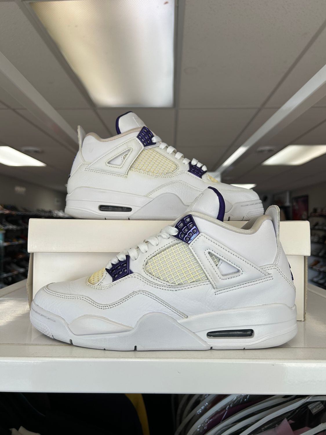 PO AIR JORDAN 4 RETRO METALLIC PURPLE SIZE 9.5