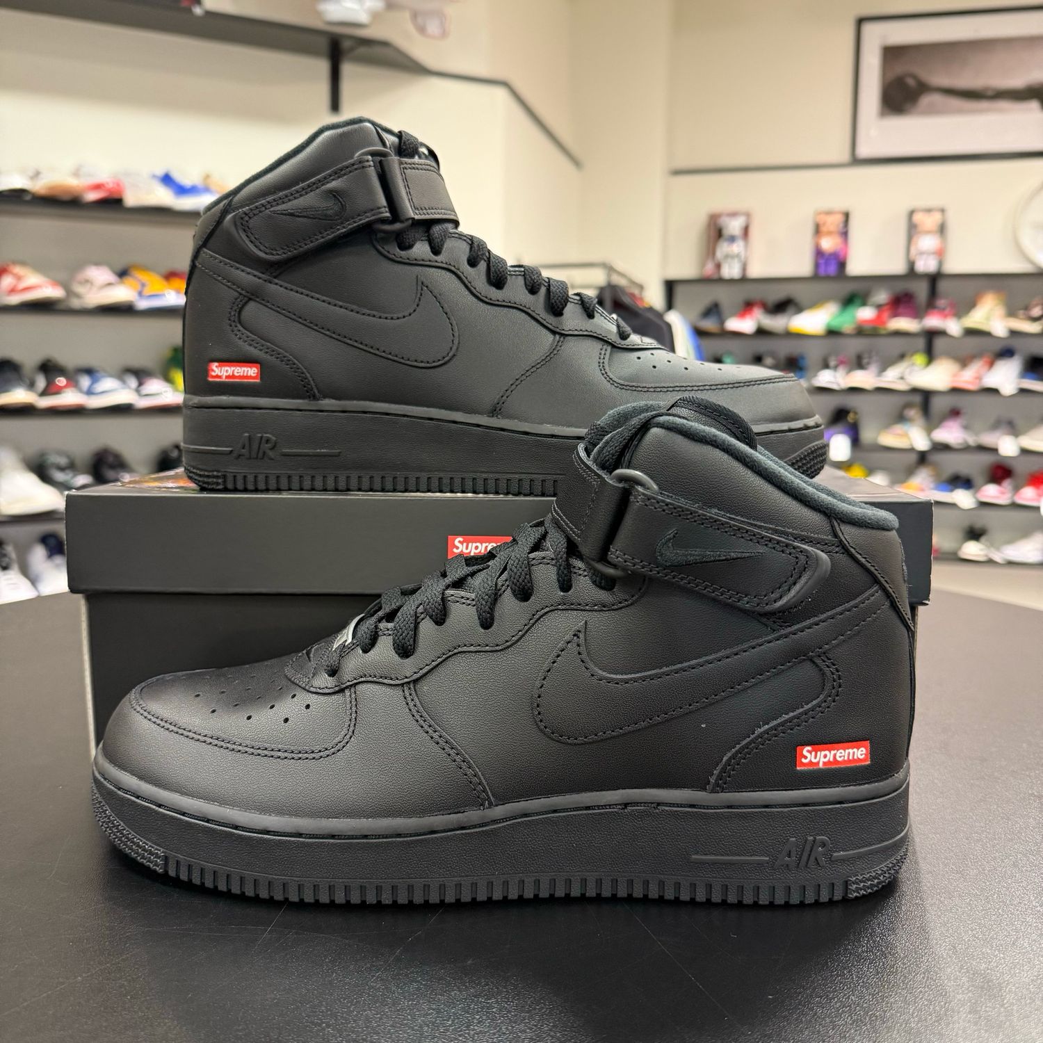 NEW NIKE AIR FORCE 1 MID SUPREME BLACK