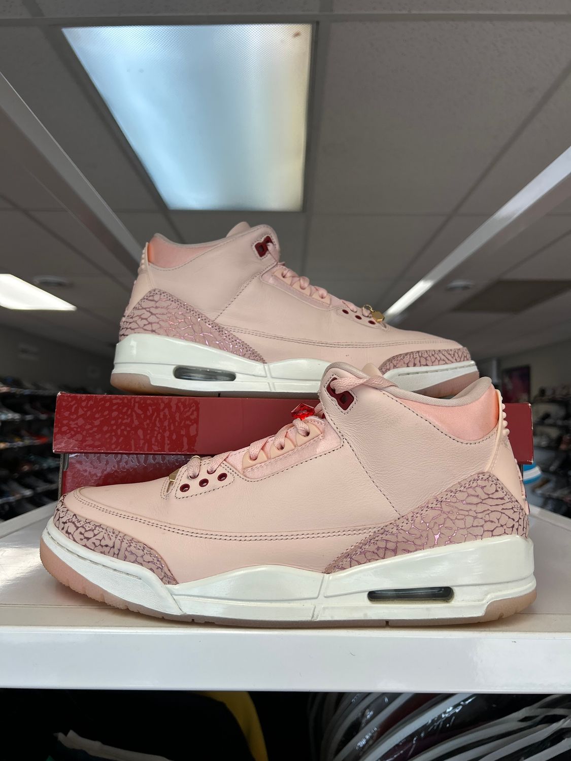 PO AIR JORDAN 3 RETRO VALENTIES DAY TREAT YOURSELF (2025) (WOMENS) SIZE 12W