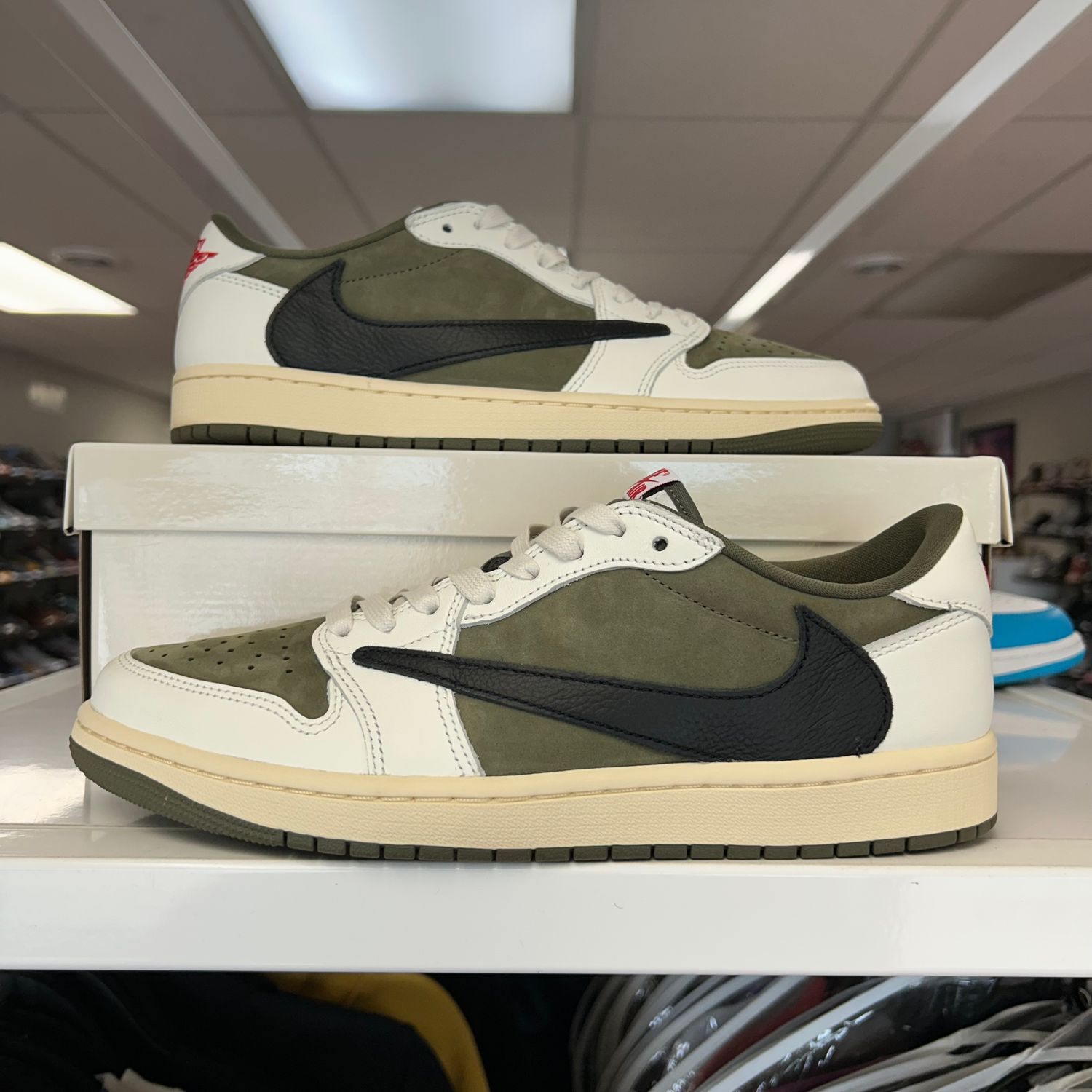 PO AIR JORDAN 1 RETRO LOW OG SP TRAVIS SCOTT MEDIUM OLIVE SIZE 10.5