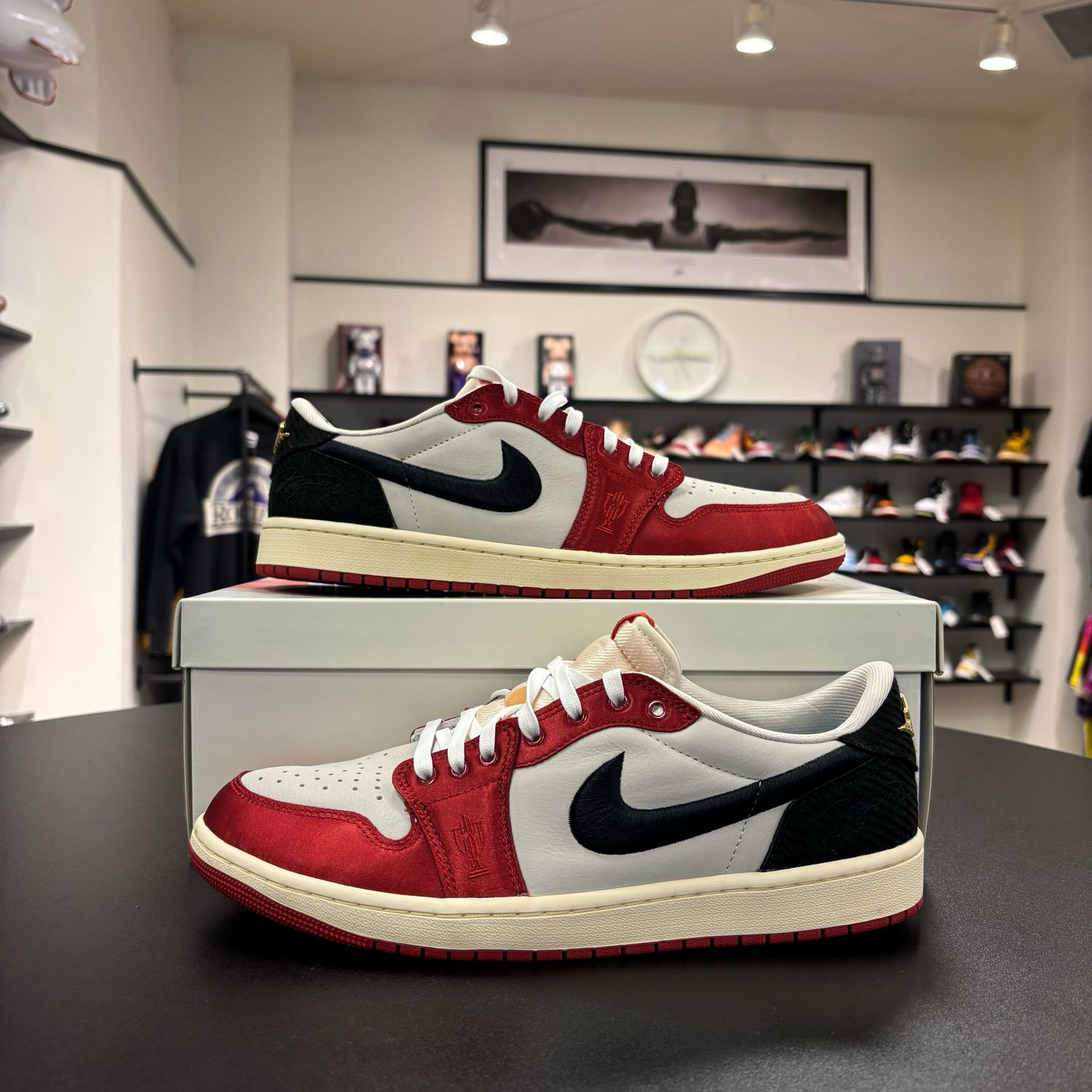 PO AIR JORDAN 1 LOW OG TROPHY ROOM AWAY SIZE 11