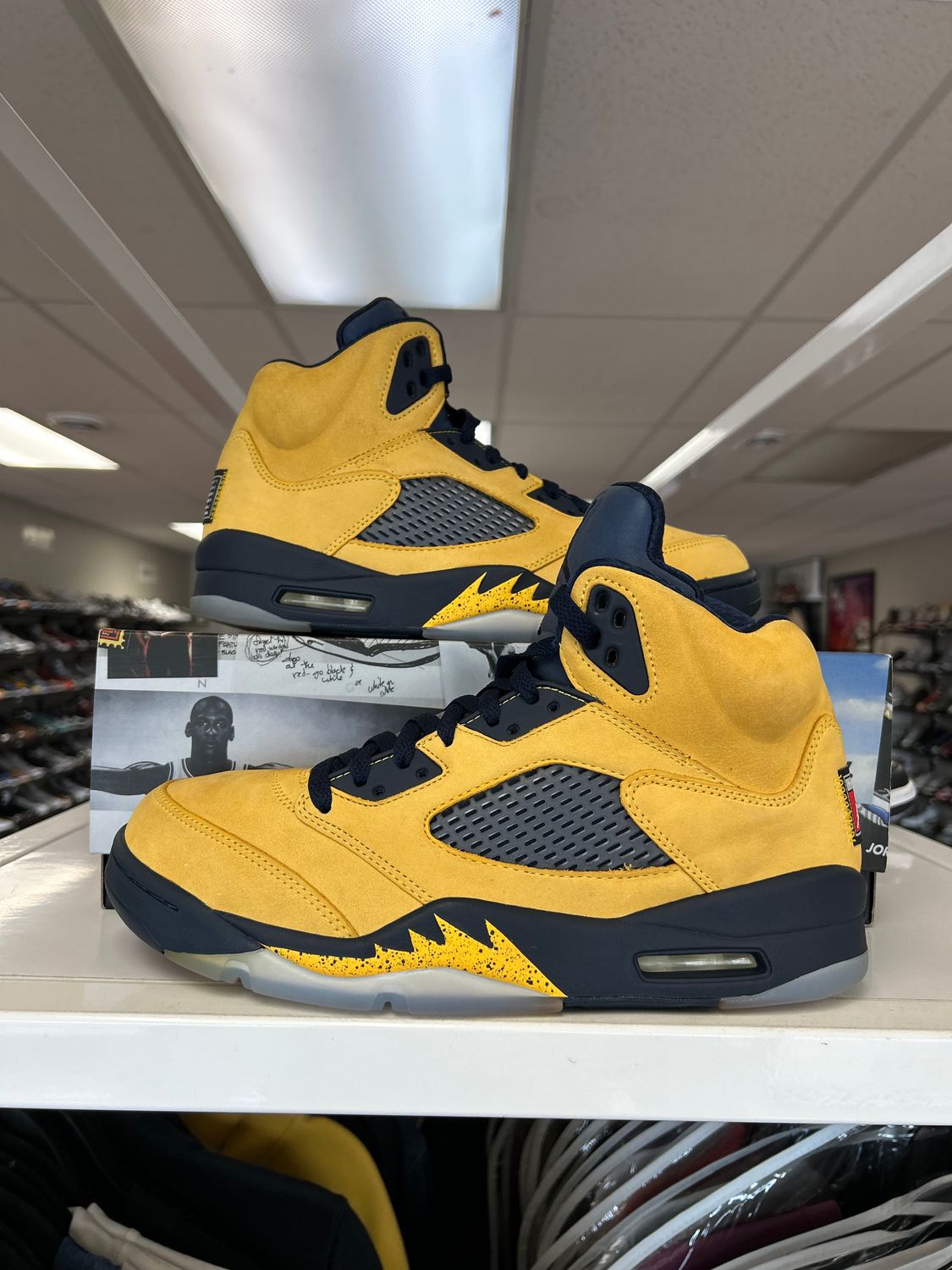 PO AIR JORDAN 5 RETRO MICHIGAN (2019) SIZE 10