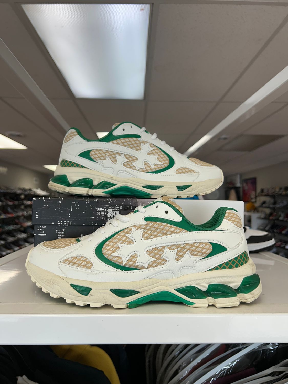 PO BRAVEST STUDIOS KROSS KOUNTRY RUNNER SPING GREEN SIZE 9