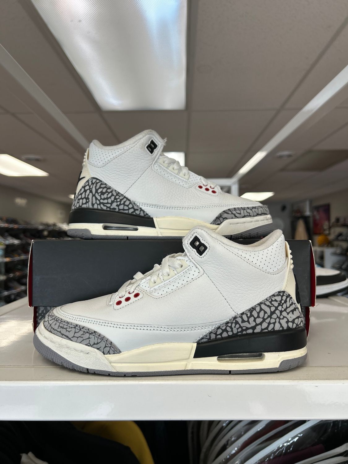 PO AIR JORDAN 3 RETRO WHITE CEMENT REIMAGINED (GS) SIZE 4Y