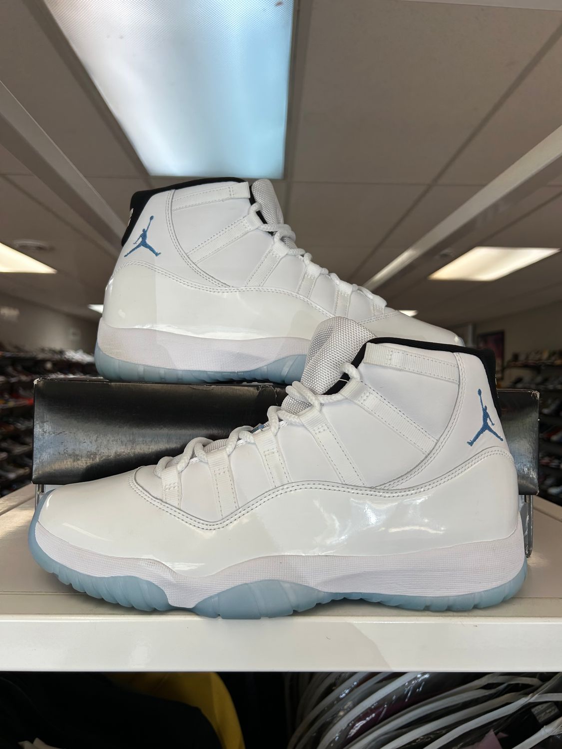 PO AIR JORDAN 11 LEGEND BLUE SIZE 12