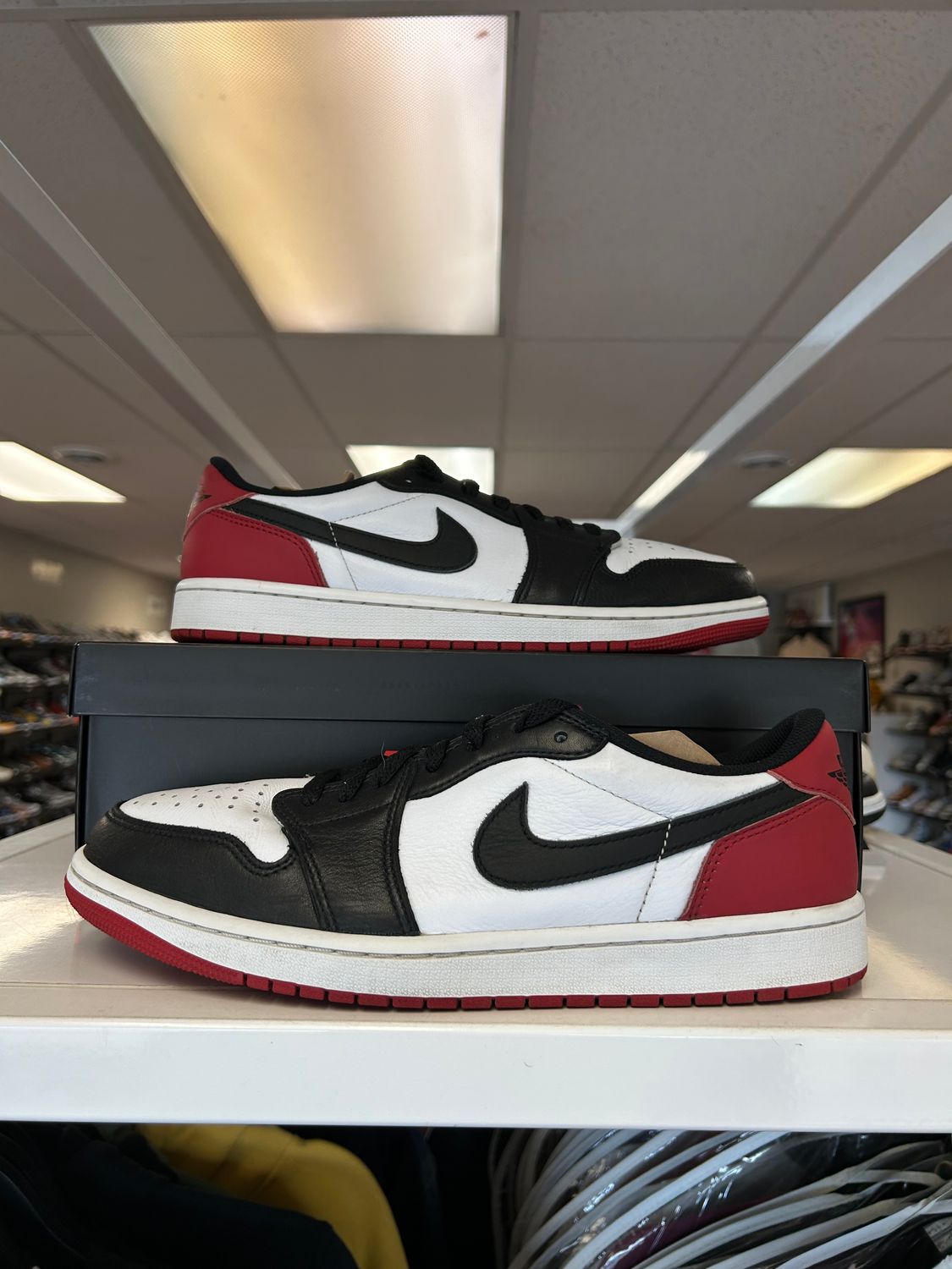 PO2 AIR JORDAN 1 LOW BLACK TOE SIZE 10.5