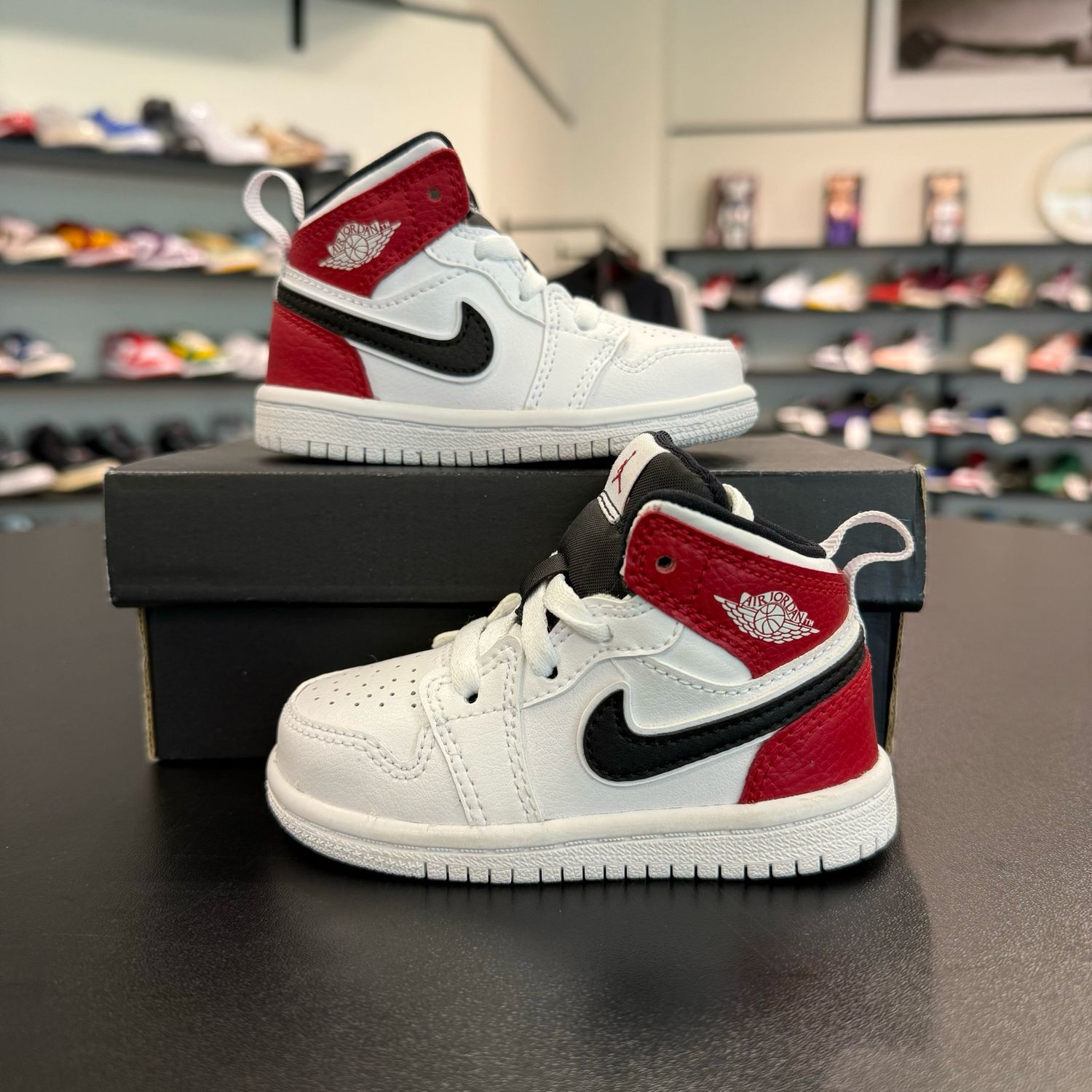 NEW AIR JORDAN 1 MID GYM RED BLACK WHITE