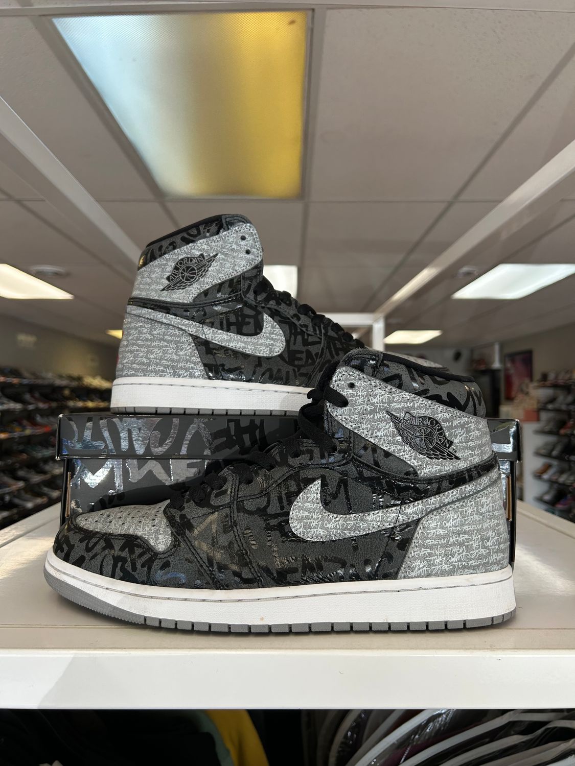 PO AIR JORDAN 1 RETRO HIGH OG REBELLIONAIRE SIZE 11 `
