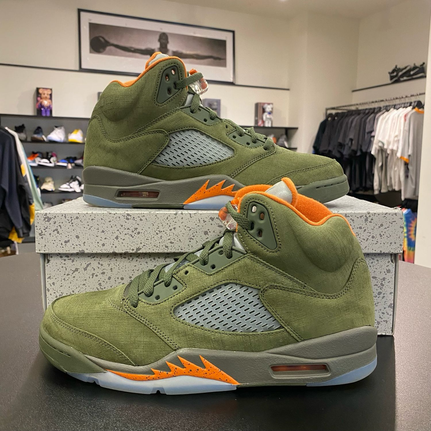 PO AIR JORDAN 5 OLIVE SIZE 11