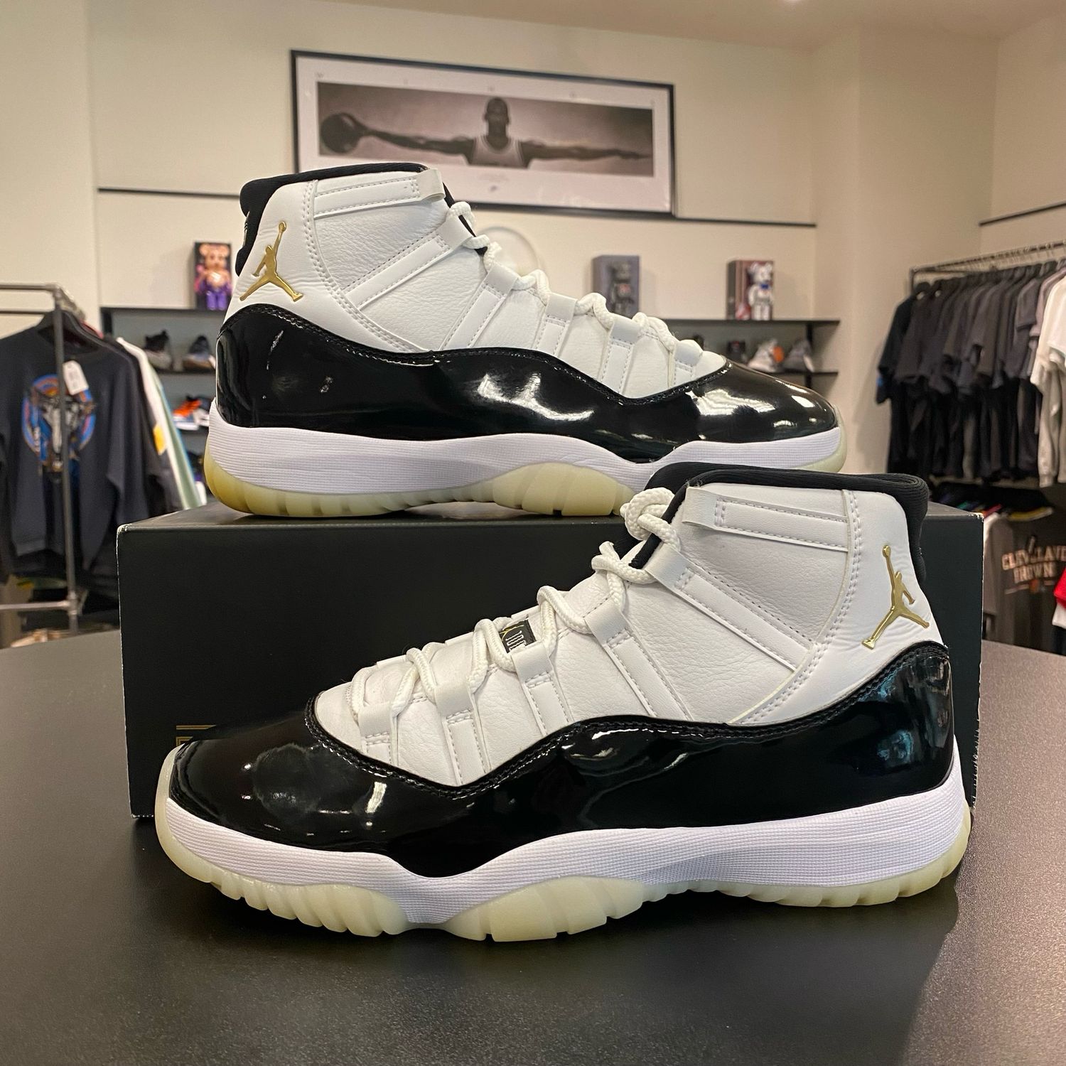 PO AIR JORDAN 11 GRATITUDE SIZE 10