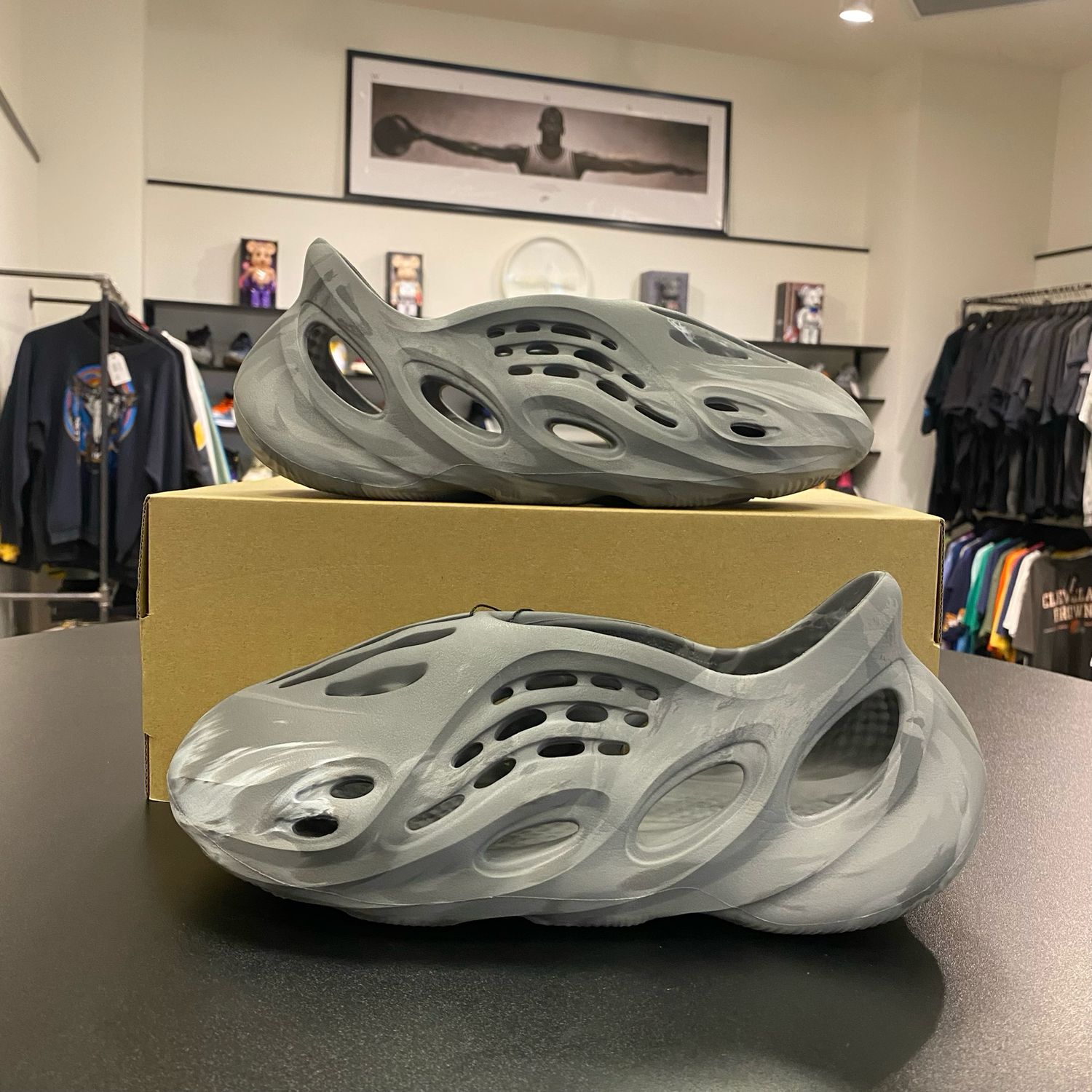 PO ADIDAS YEEZY FOAMRUNNER MX GRANITE SIZE 10