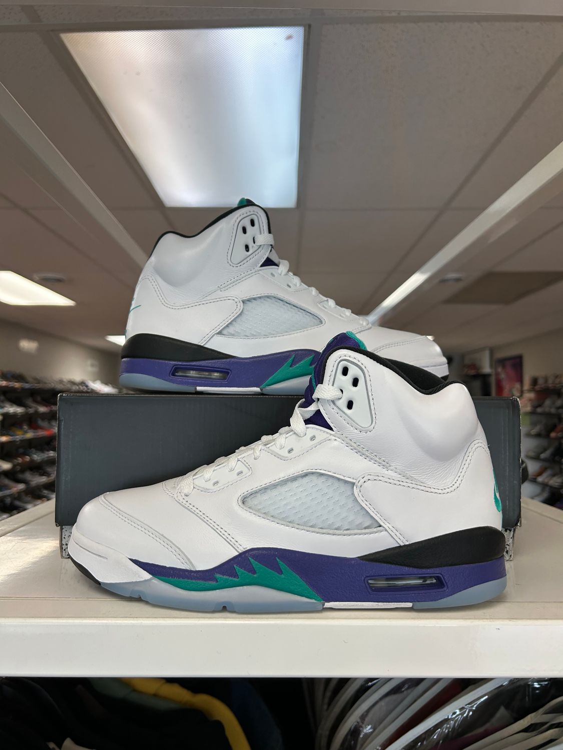 PO AIR JORDAN 5 GRAPE (2025) SIZE 8.5