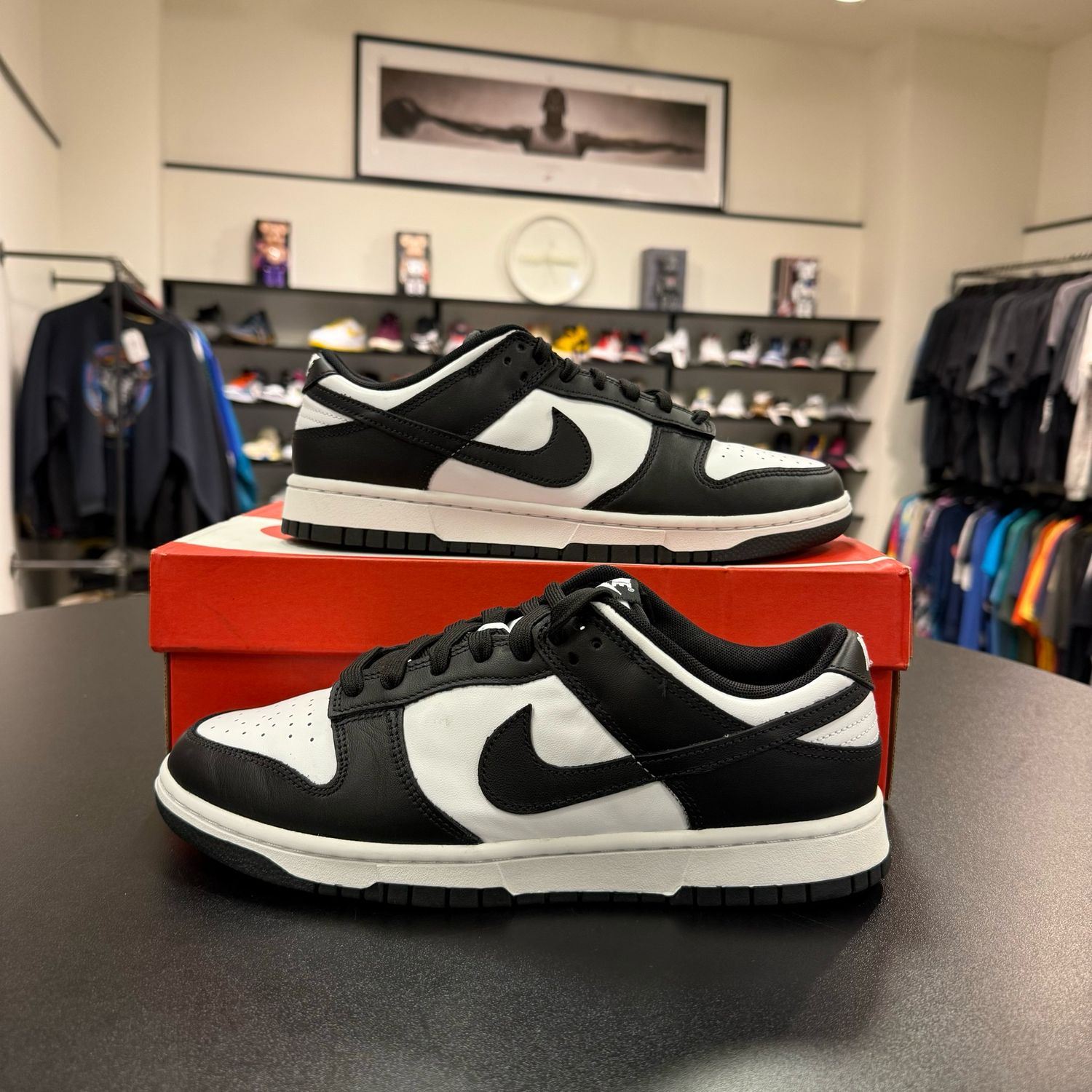PO3 NIKE DUNK LOW PANDA SIZE 9